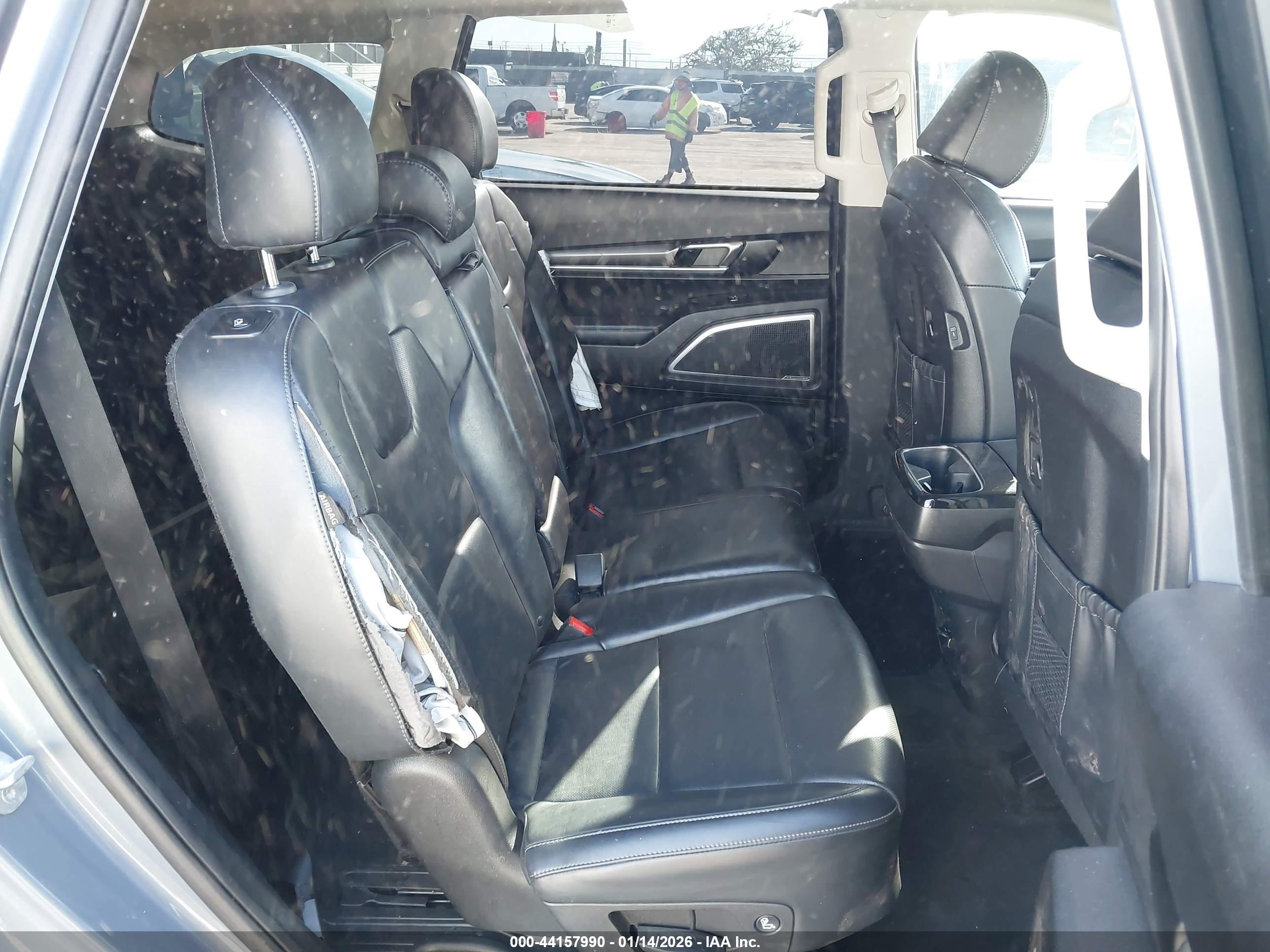 KIA TELLURIDE image 8