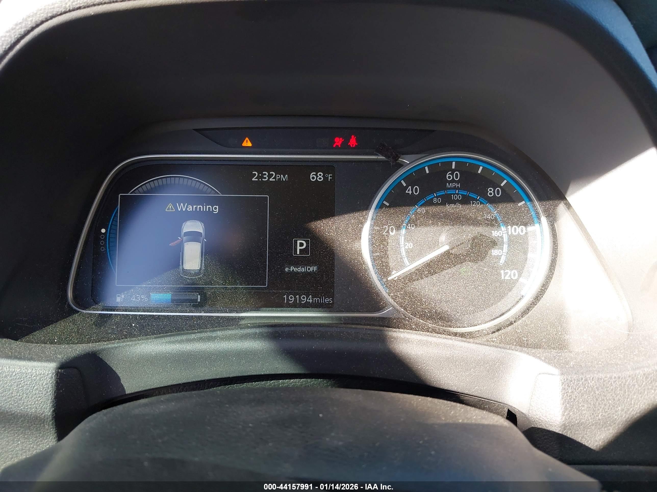 NISSAN LEAF image 7