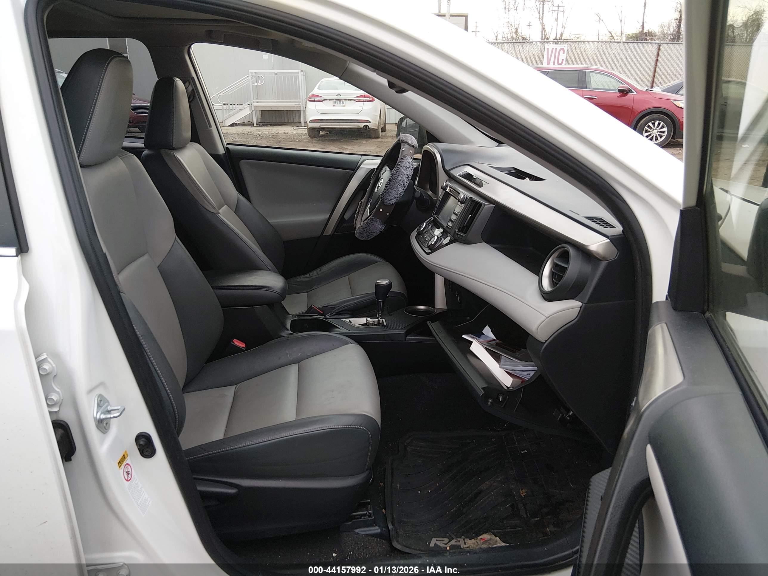 TOYOTA RAV4 image 5