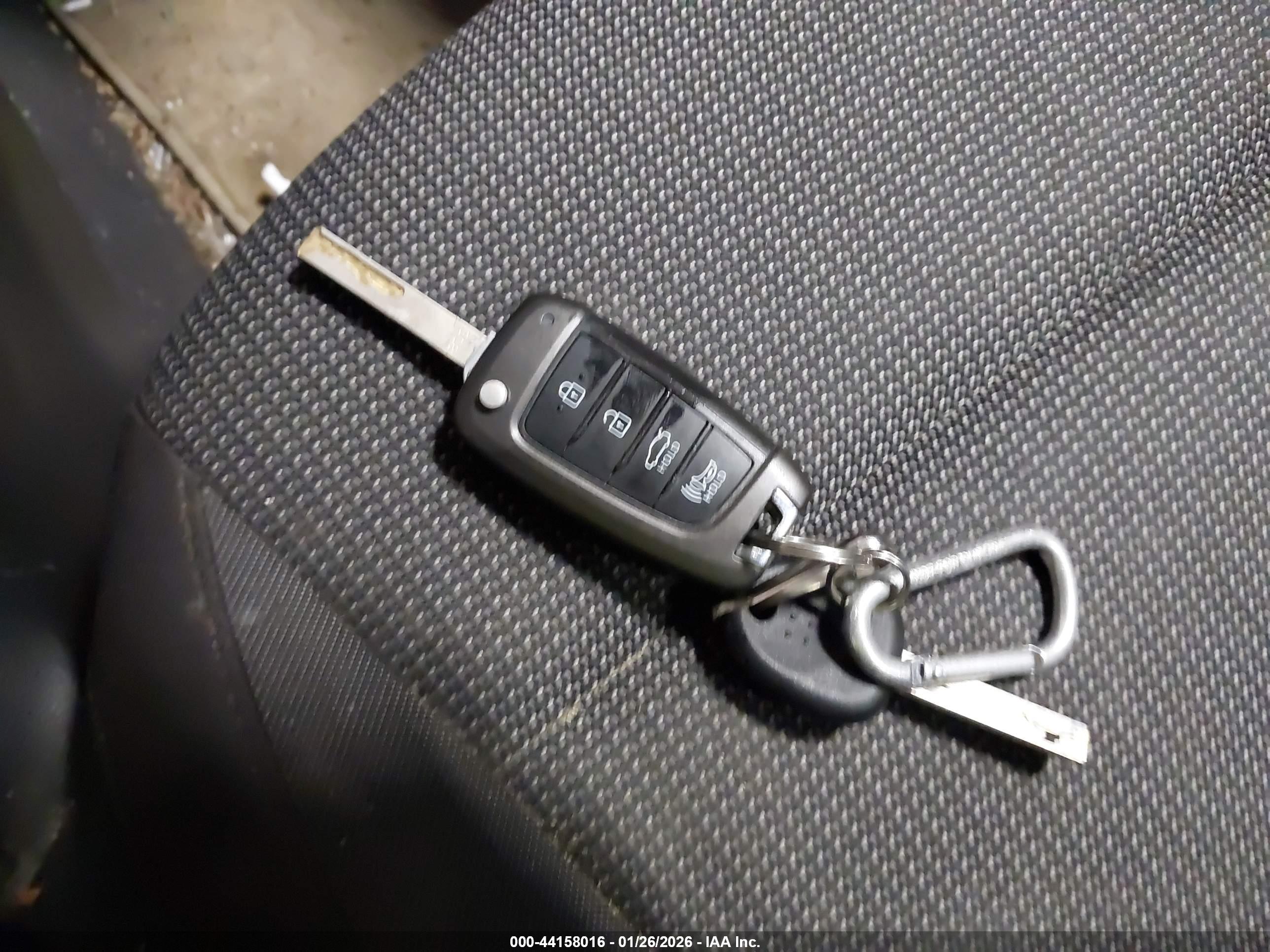 HYUNDAI ACCENT image 11
