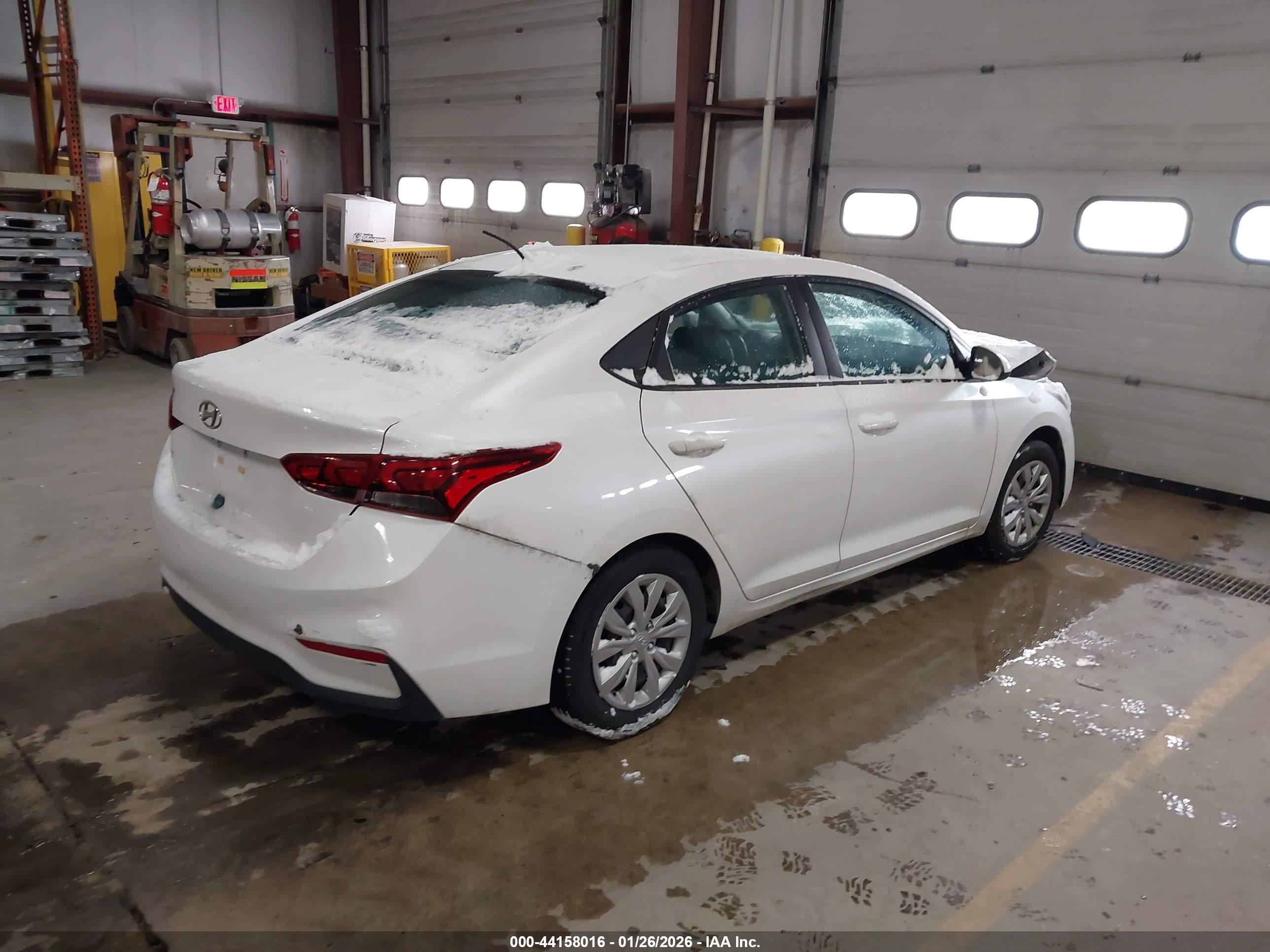 HYUNDAI ACCENT image 4