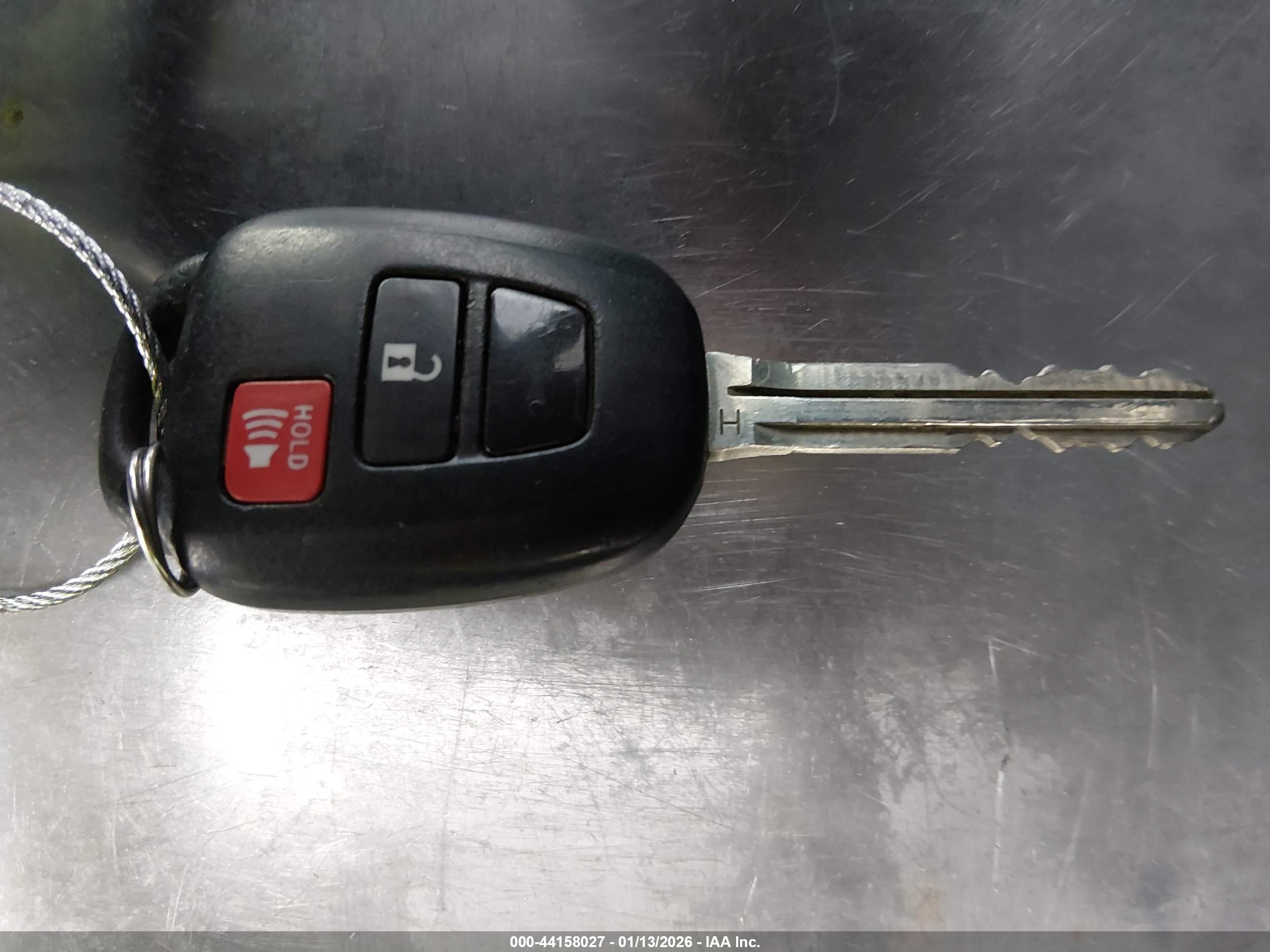 TOYOTA RAV4 image 11