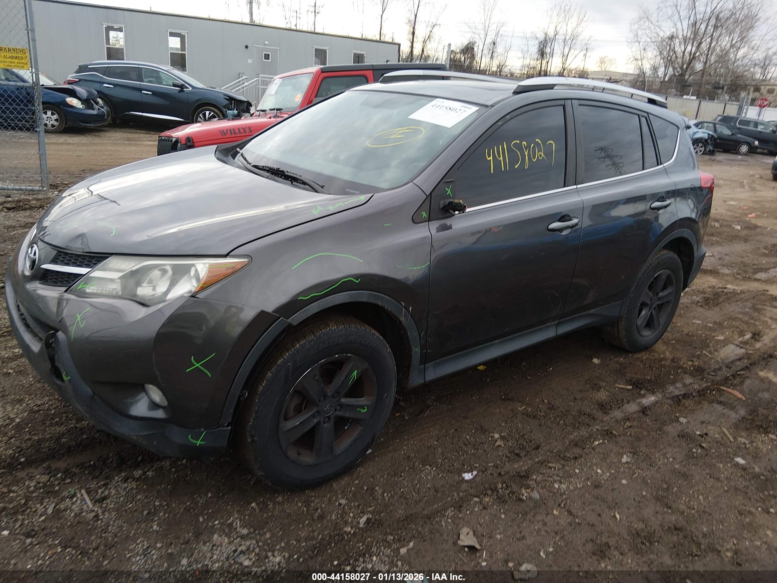 TOYOTA RAV4 image 2