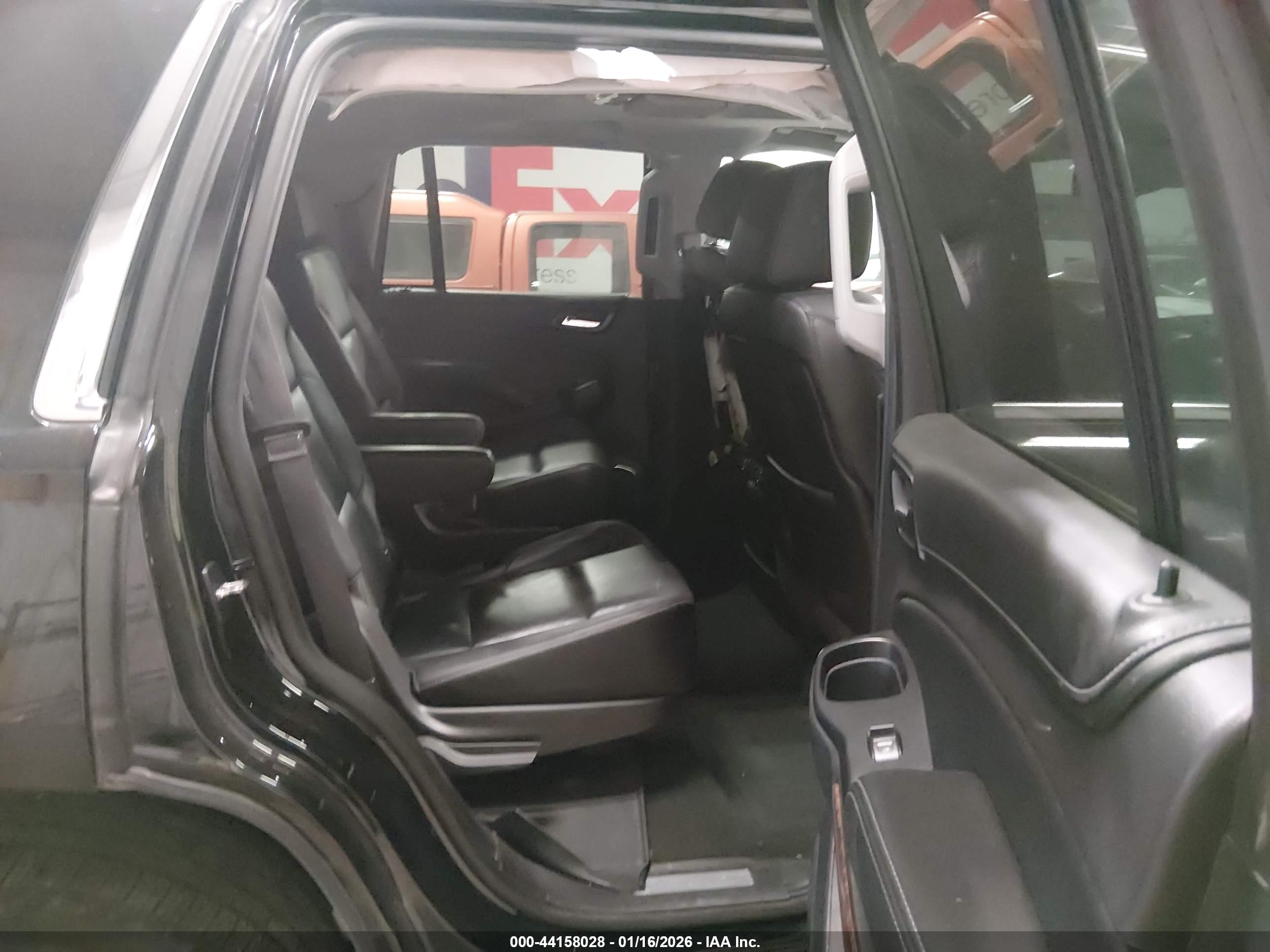 CHEVROLET TAHOE image 8