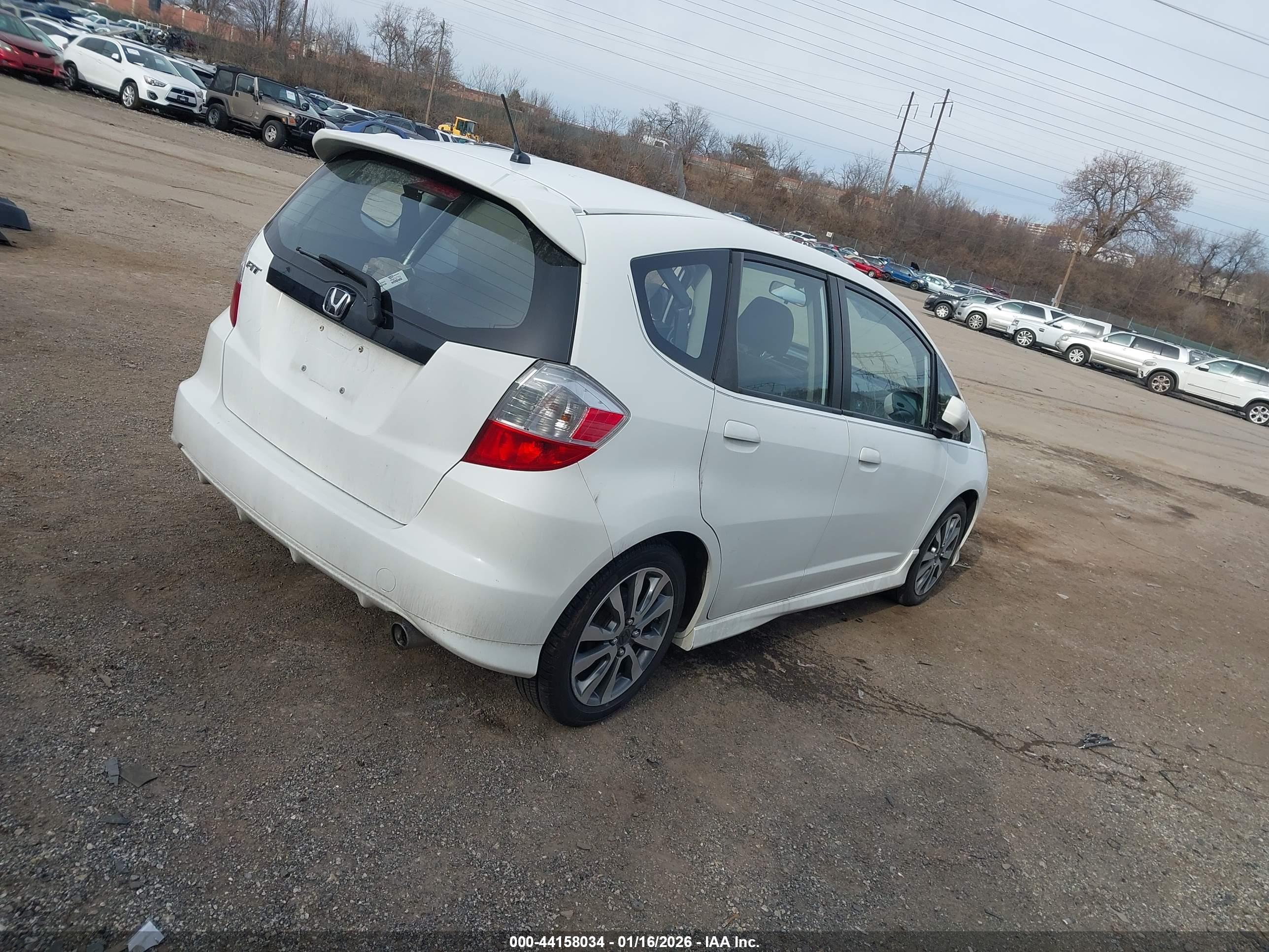 HONDA FIT image 4
