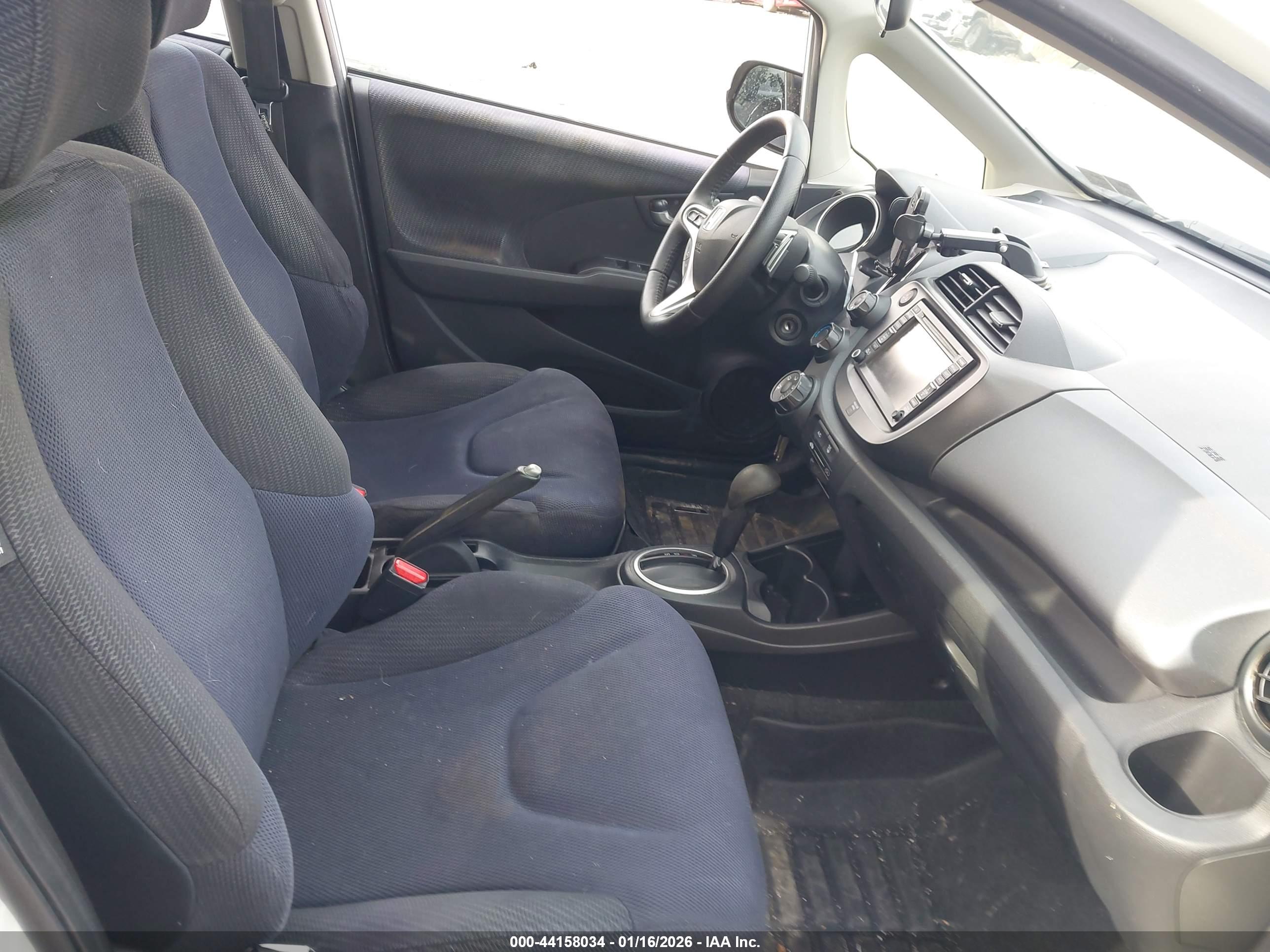 HONDA FIT image 5
