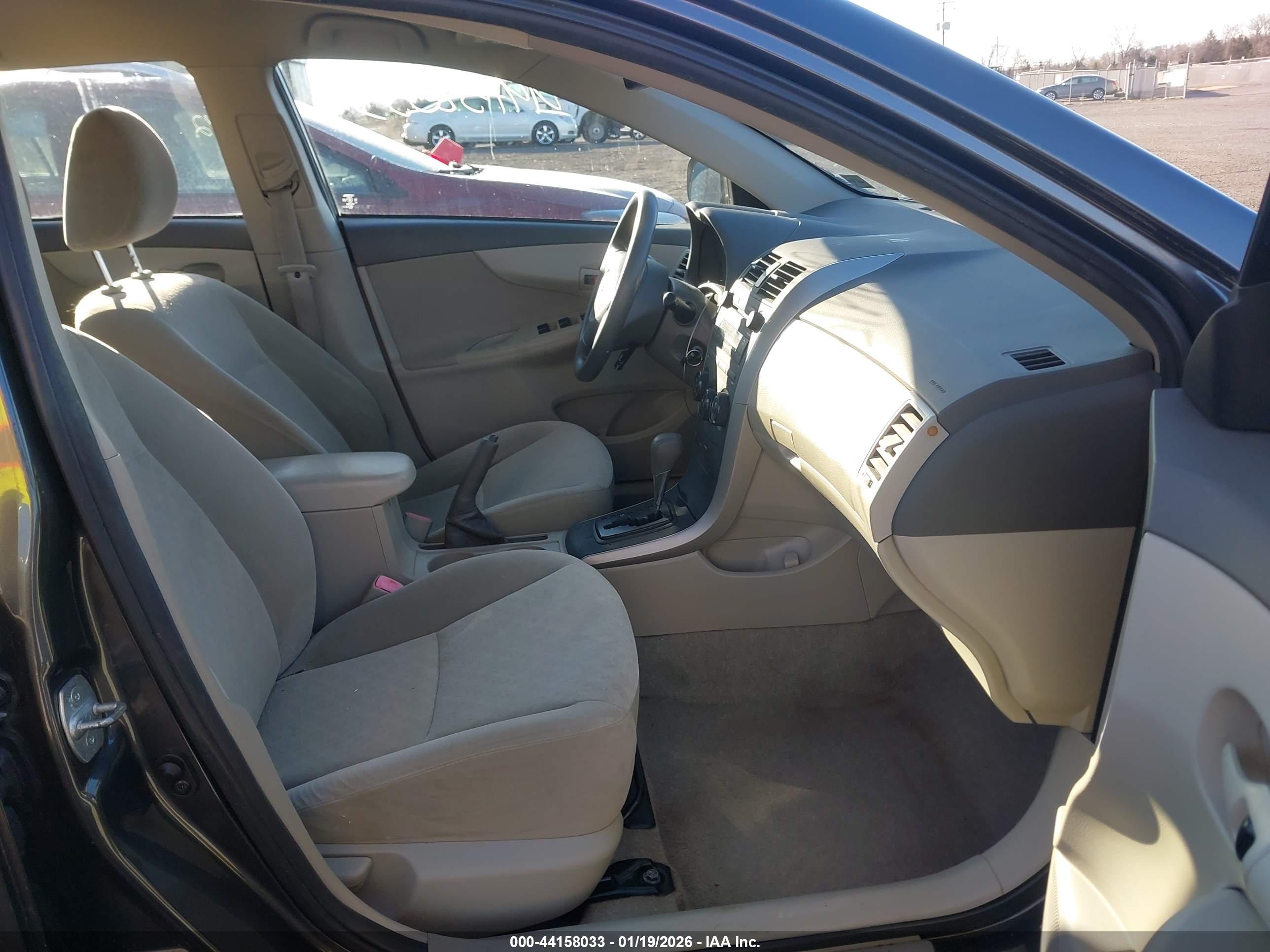 TOYOTA COROLLA image 5