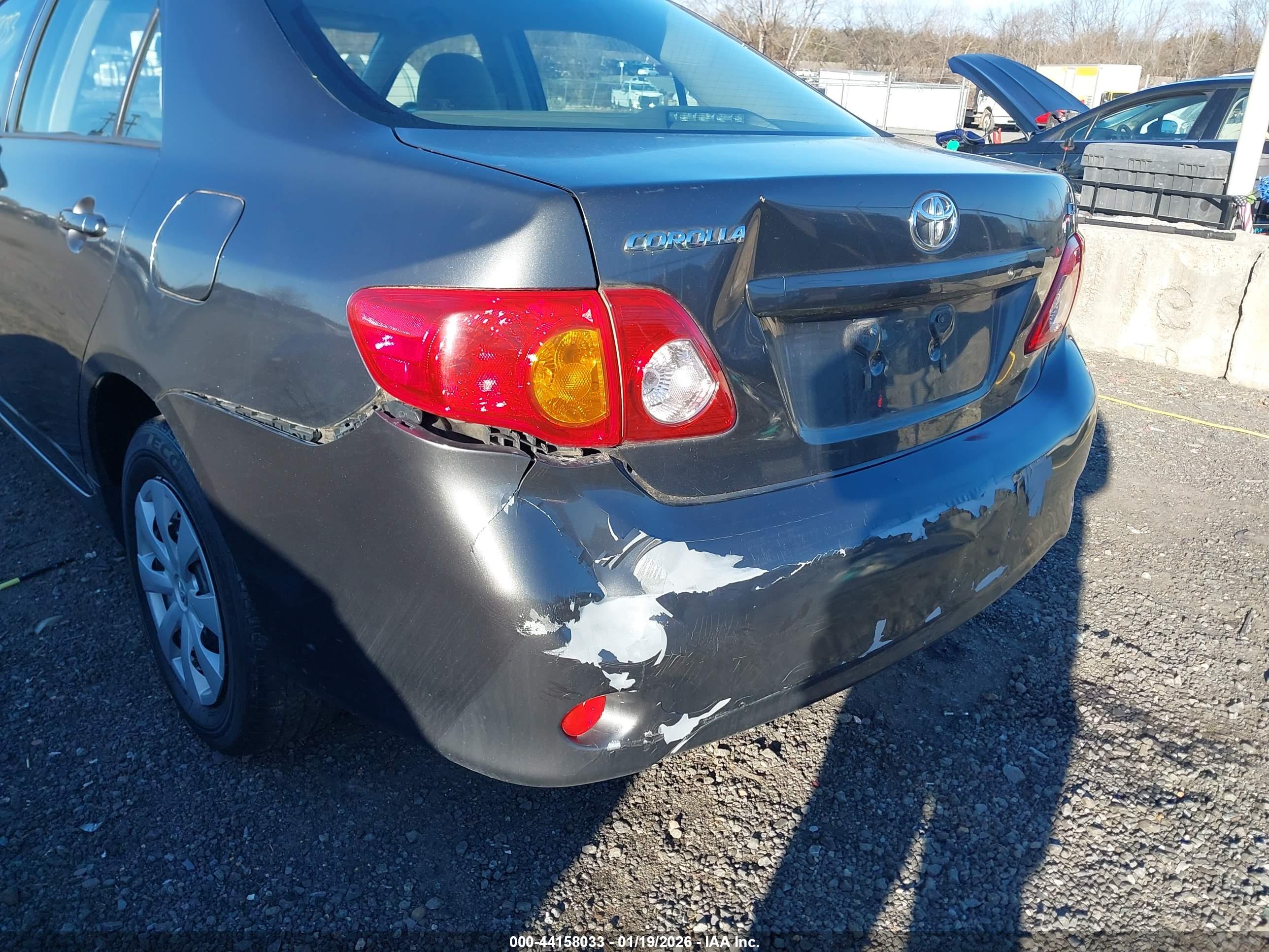 TOYOTA COROLLA image 6