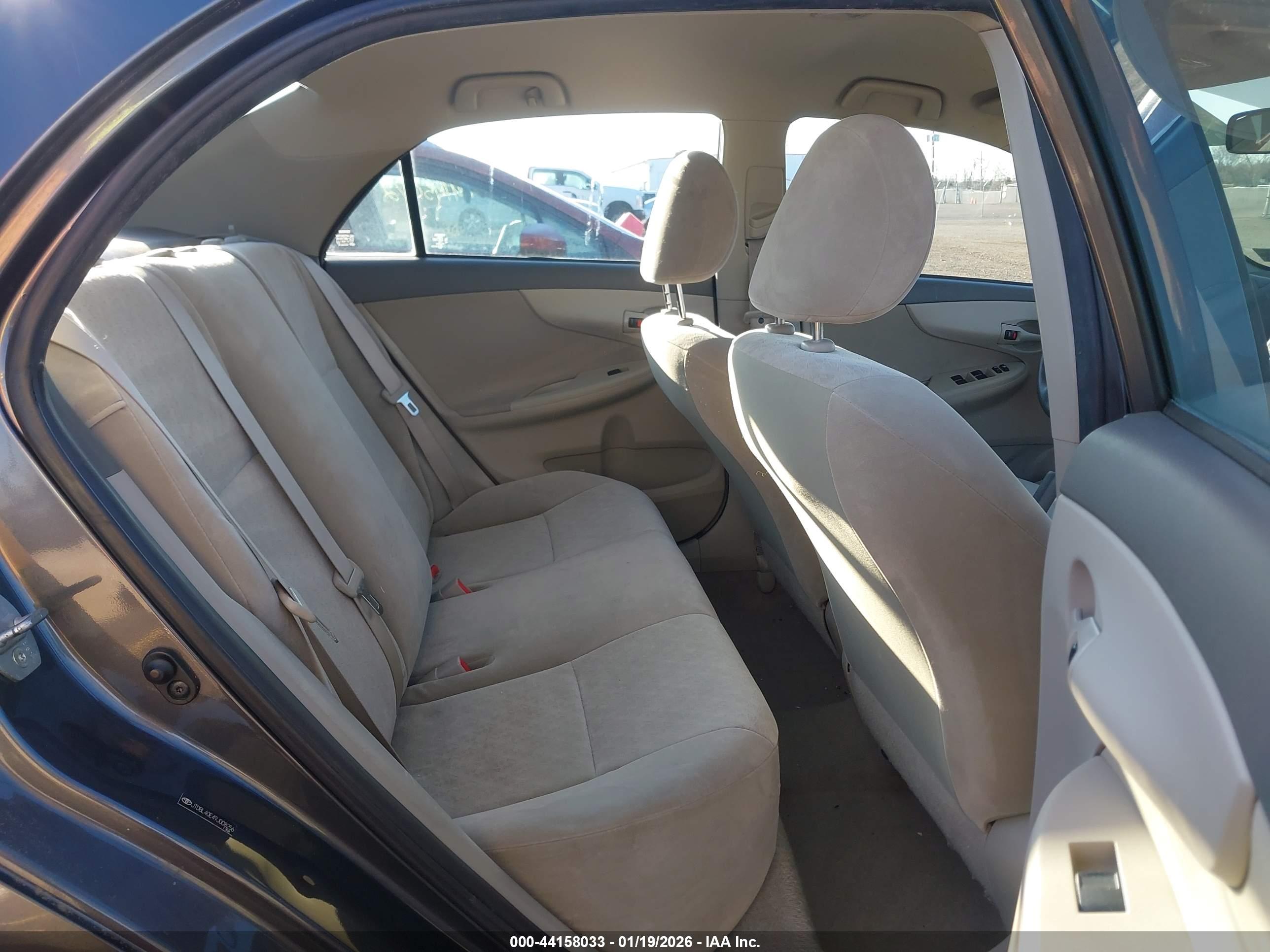 TOYOTA COROLLA image 8