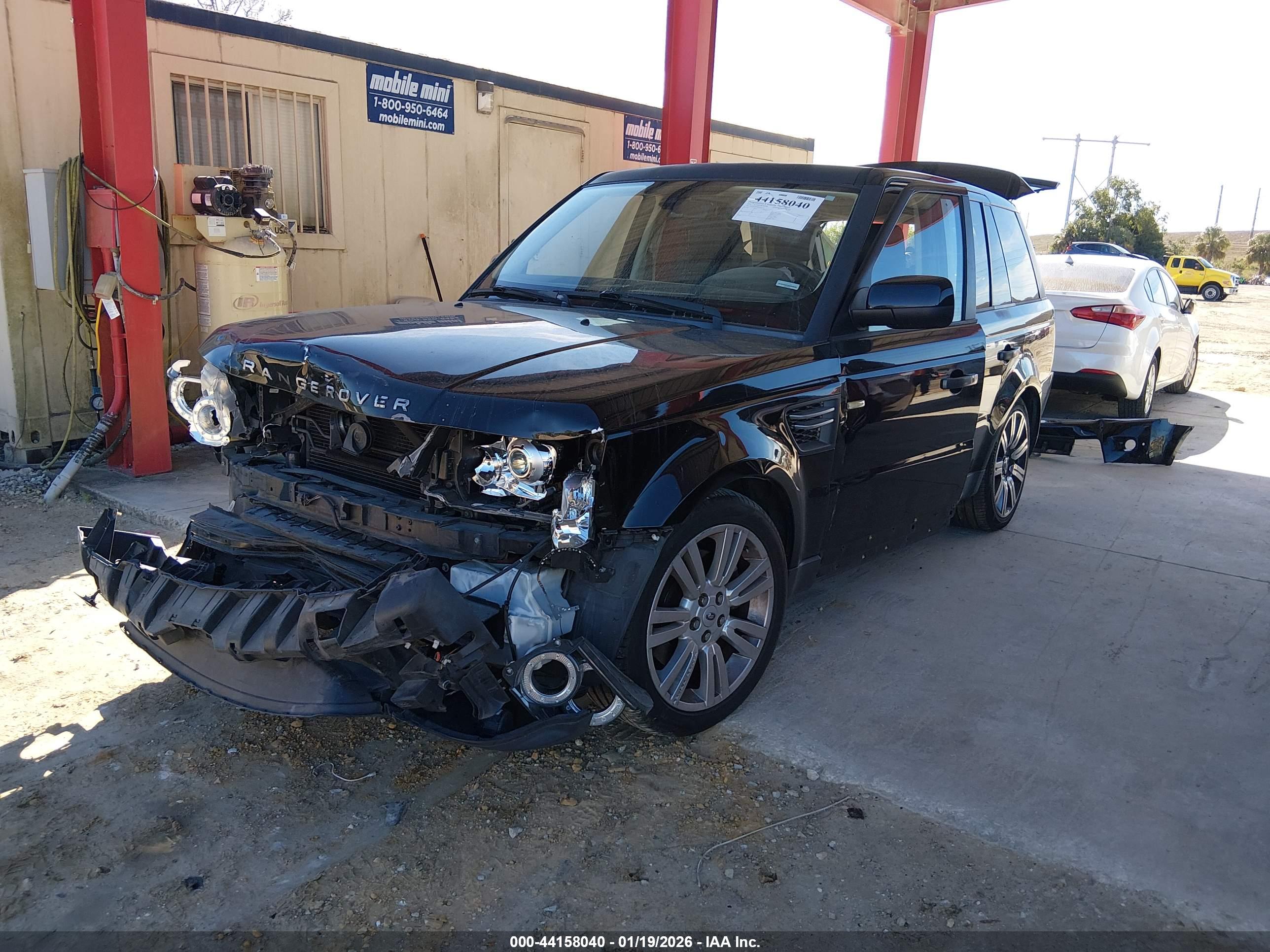 LAND ROVER image 2