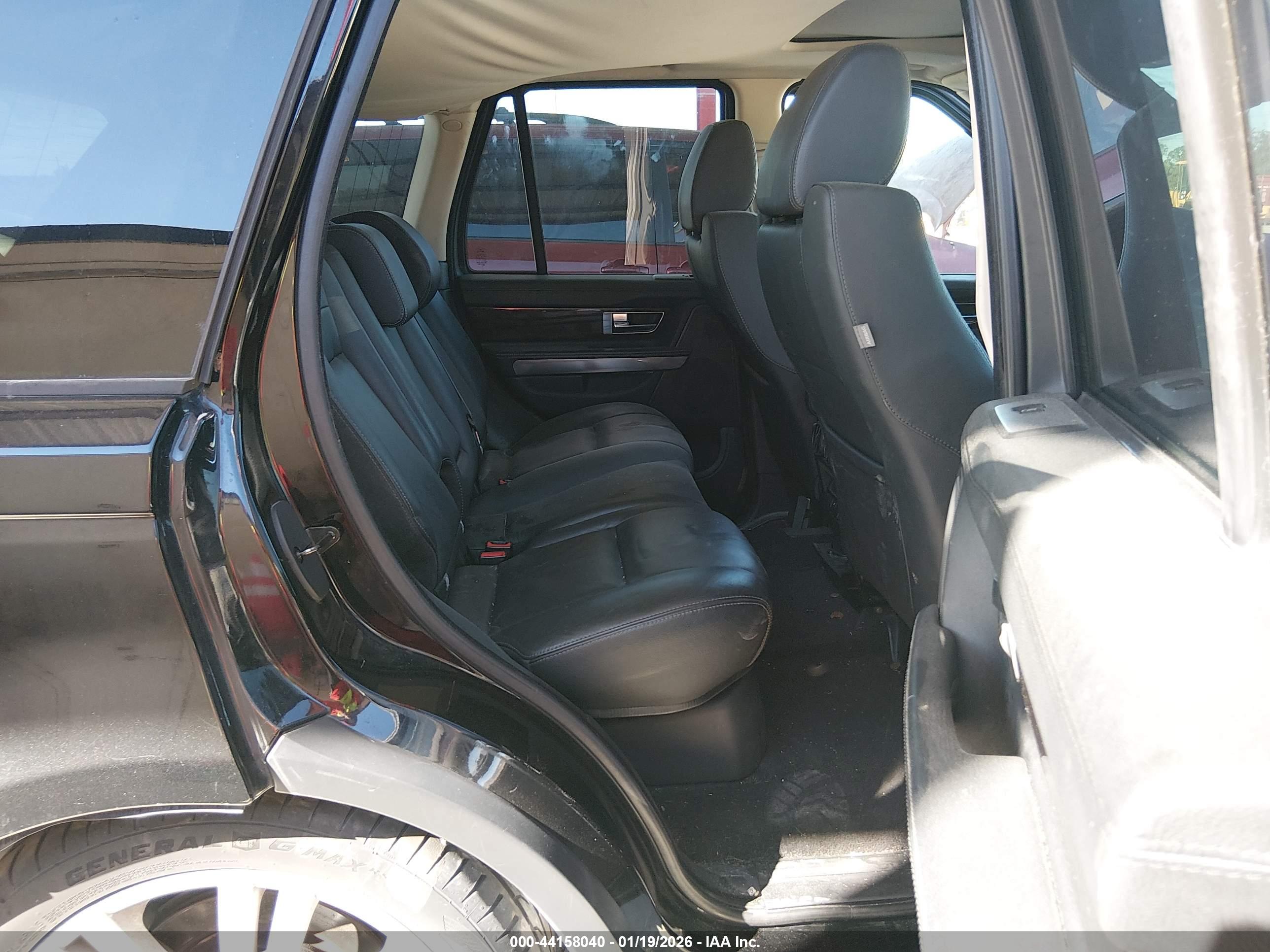 LAND ROVER image 8
