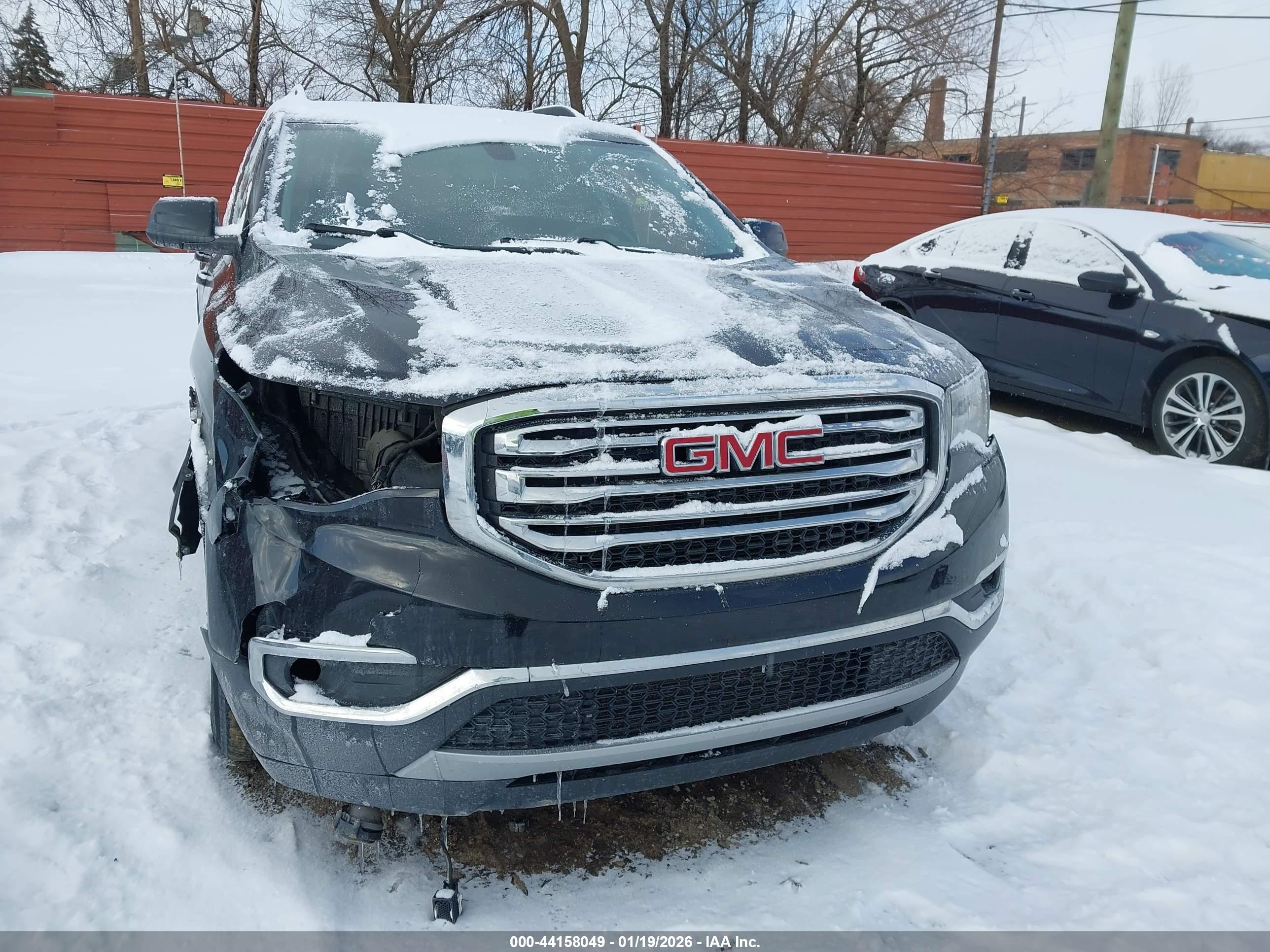 GMC ACADIA image 6