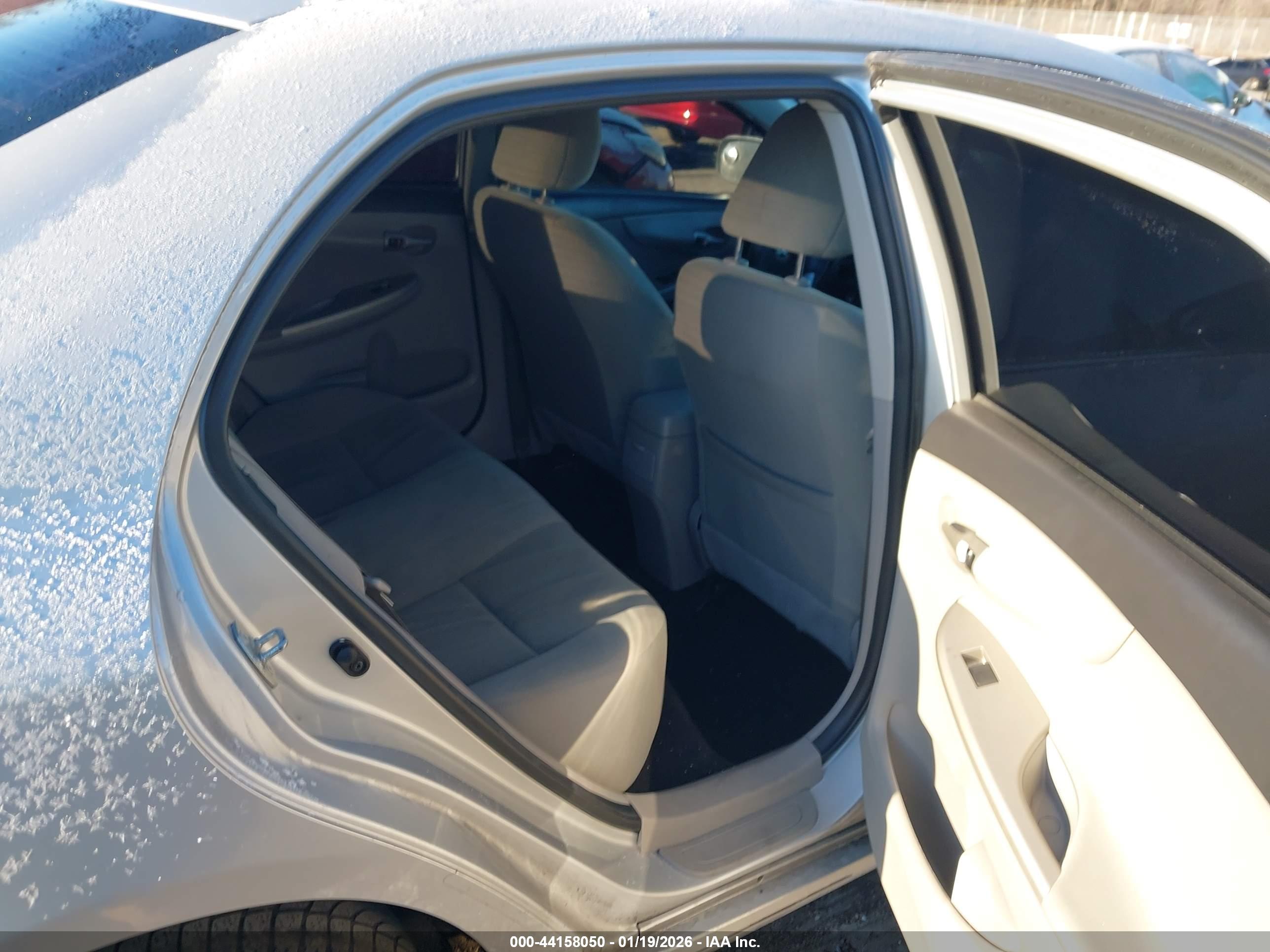 TOYOTA COROLLA image 8