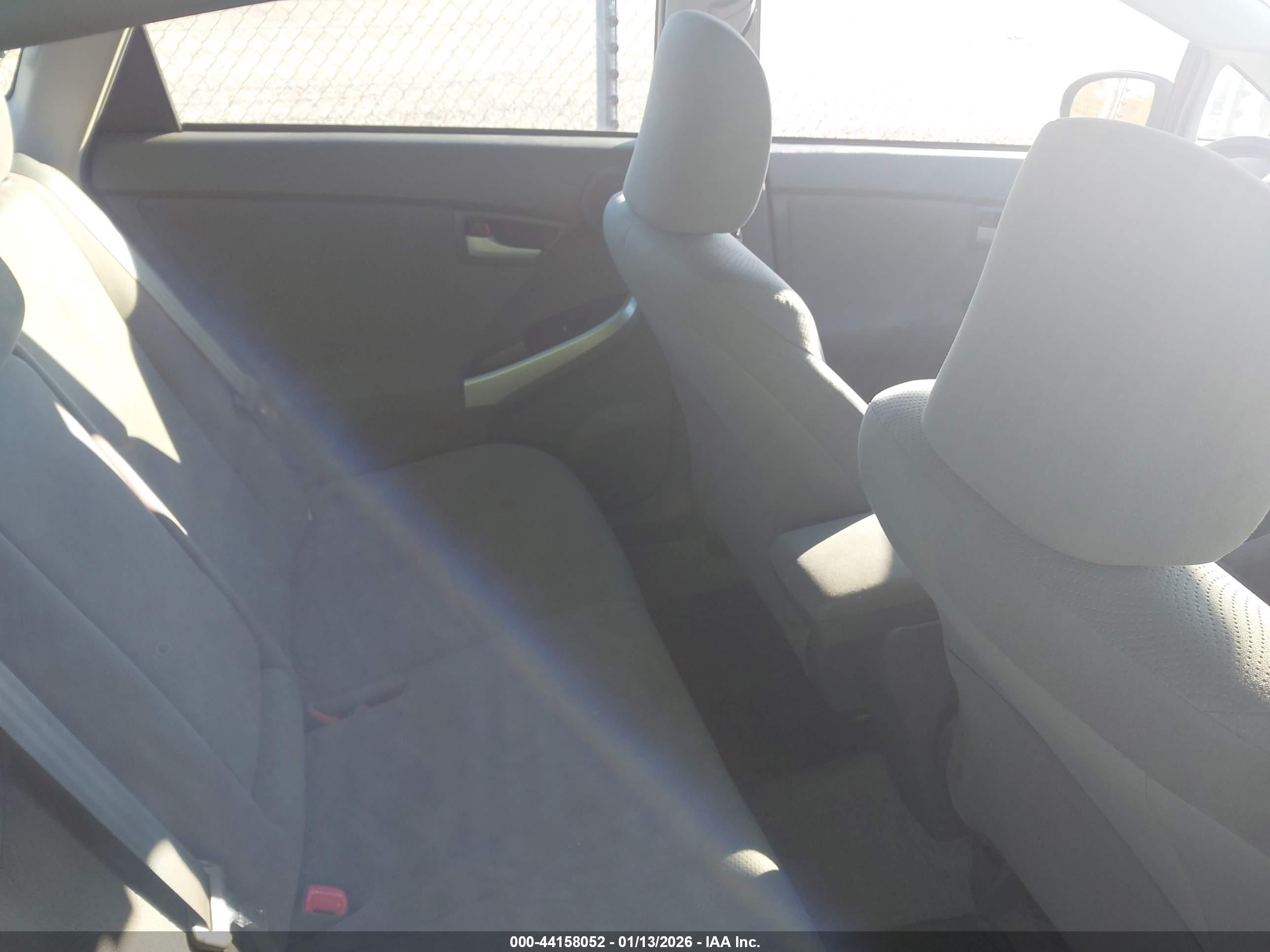 TOYOTA PRIUS image 8