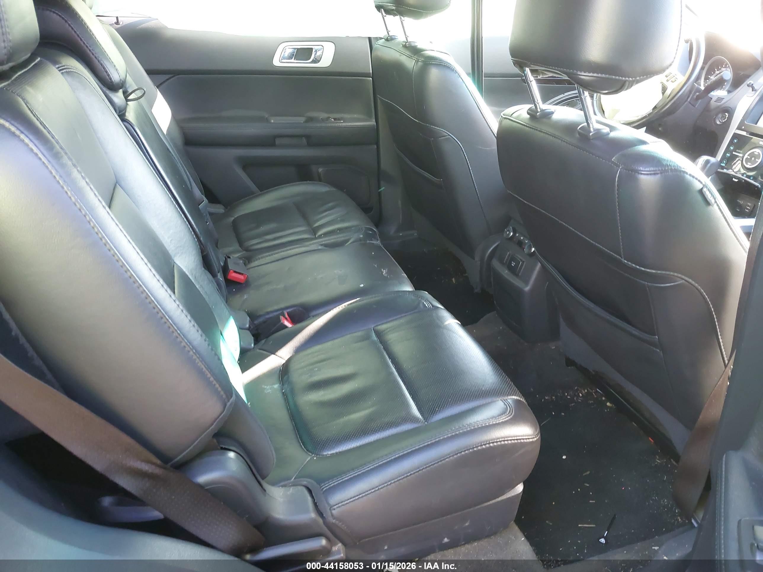 FORD EXPLORER image 8