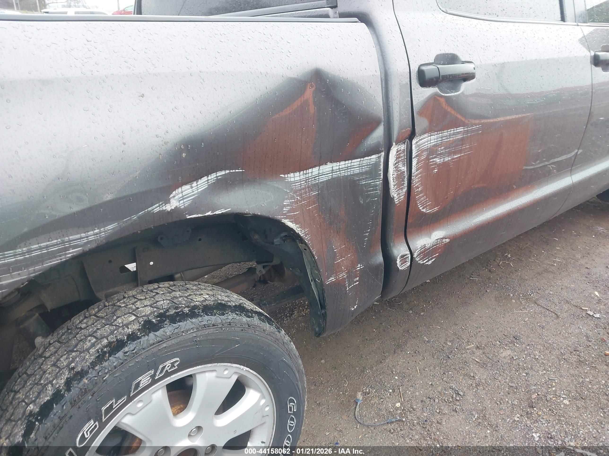 TOYOTA TUNDRA image 6