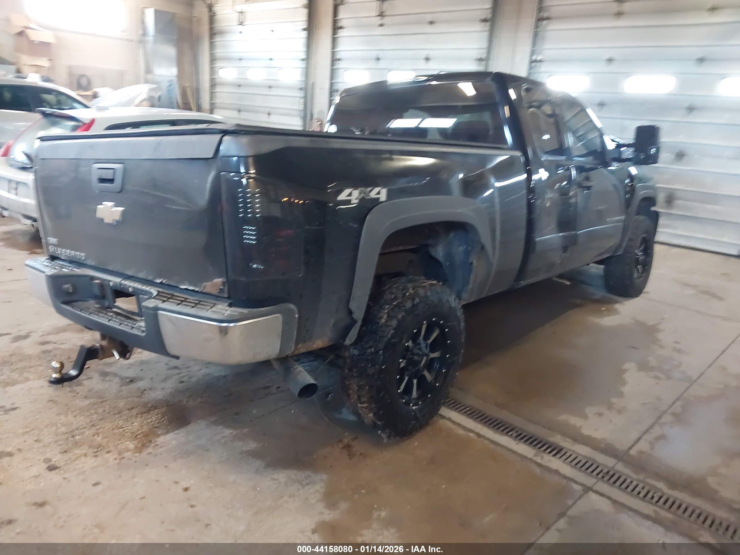 CHEVROLET SILVERADO image 4