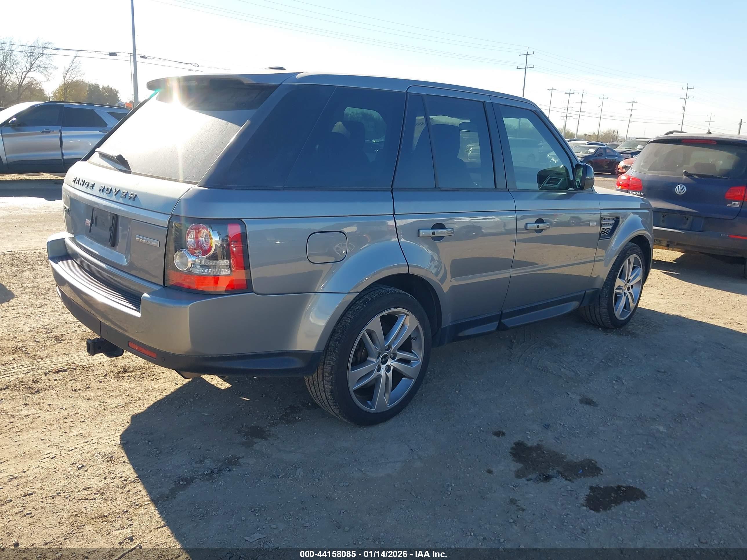 LAND ROVER image 4