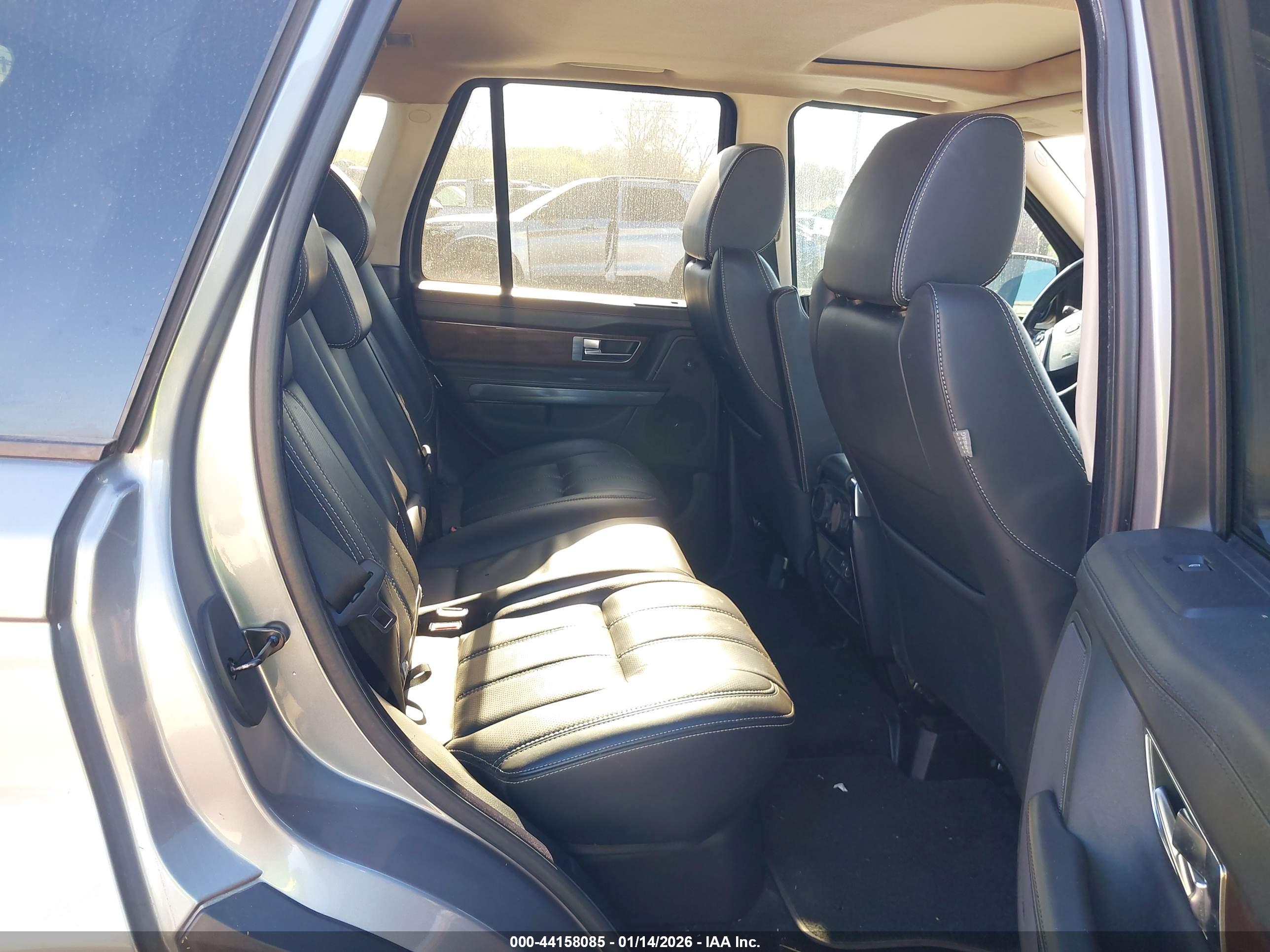 LAND ROVER image 8
