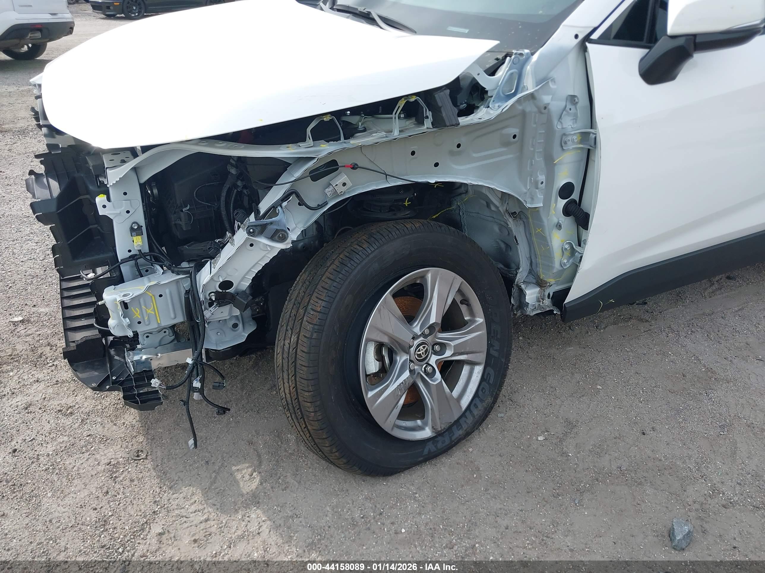 TOYOTA RAV4 image 6