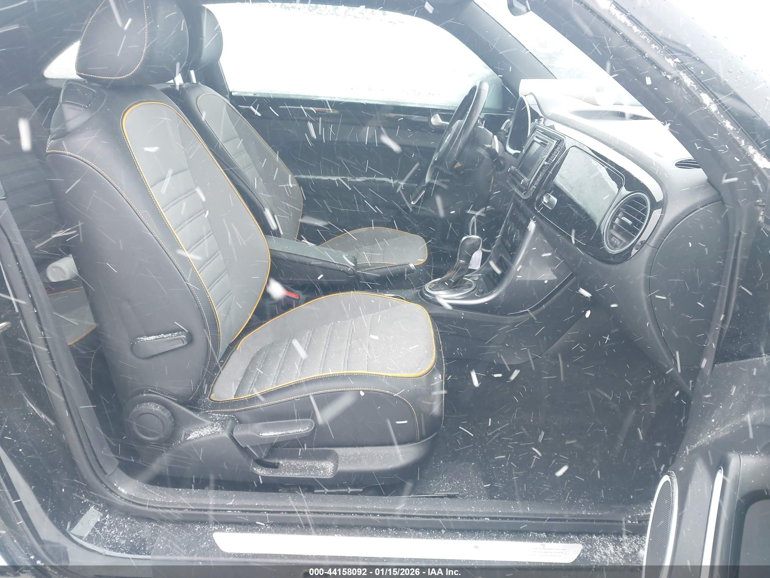 VOLKSWAGEN BEETLE image 5