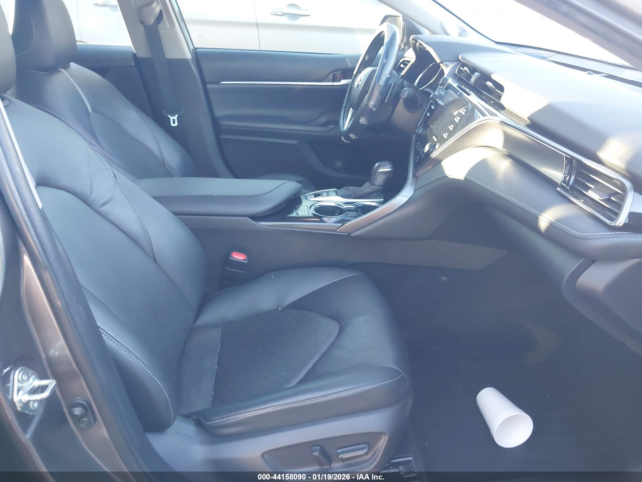 TOYOTA CAMRY image 5