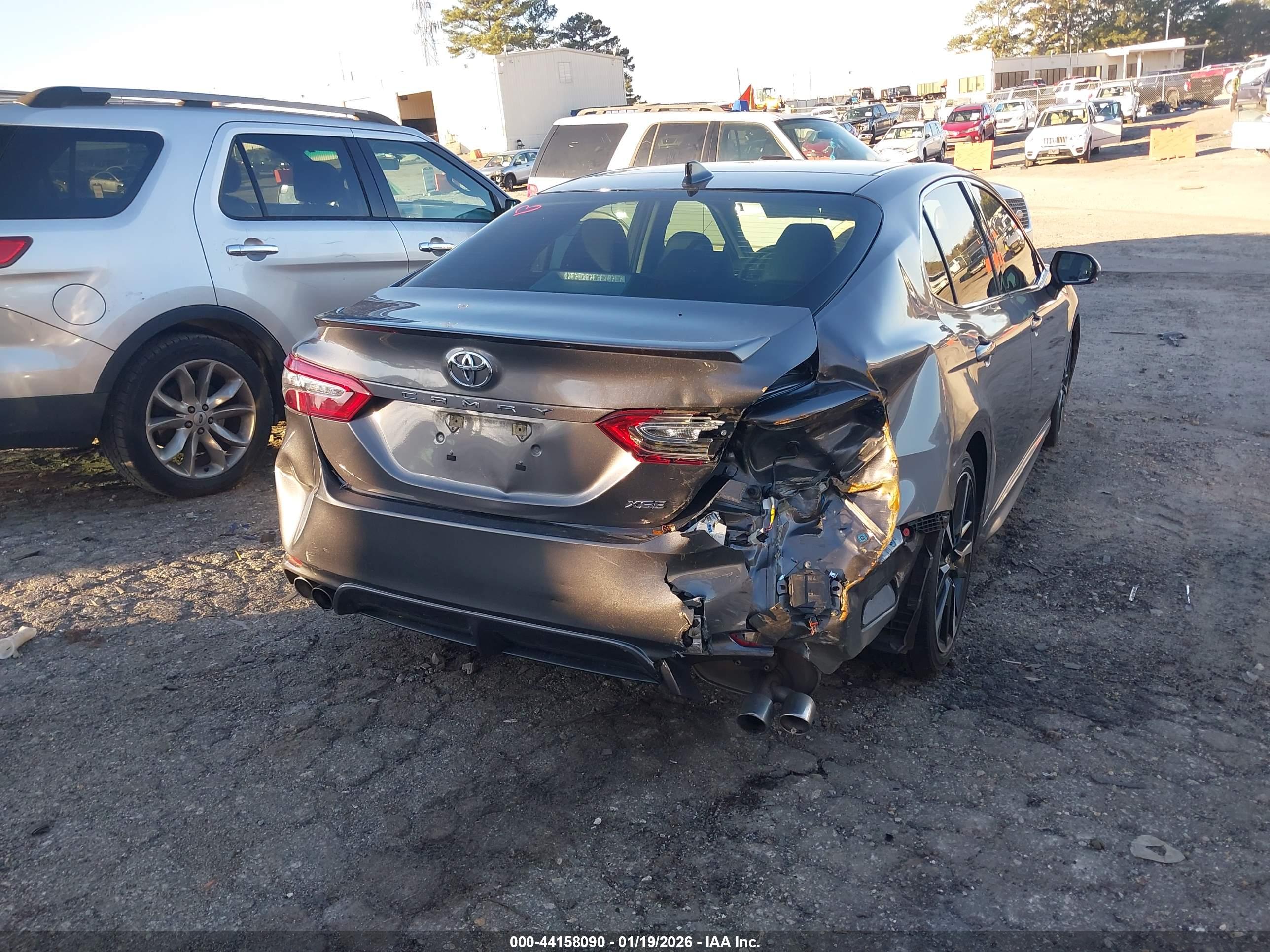 TOYOTA CAMRY image 6