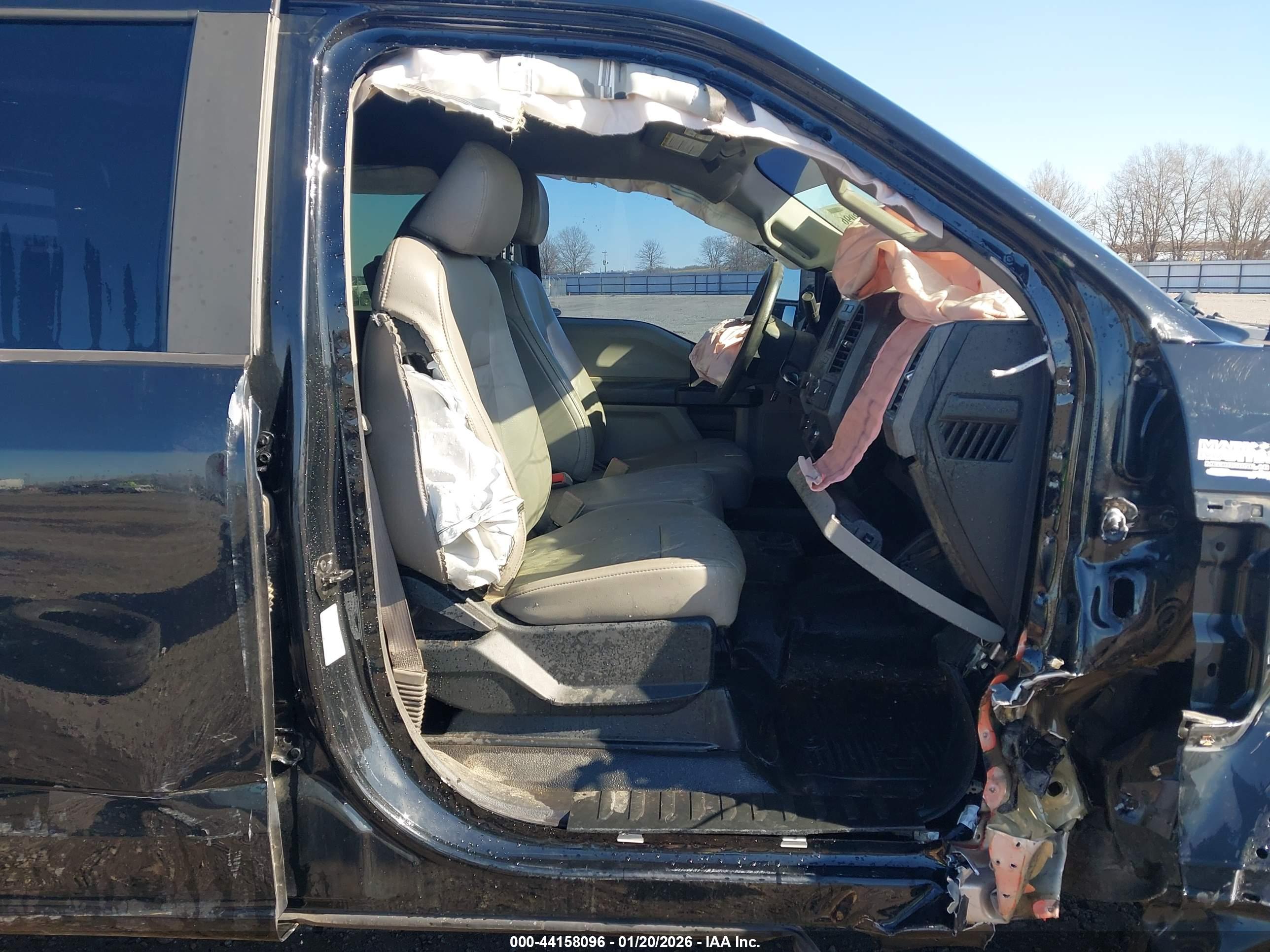 FORD F-450 image 8