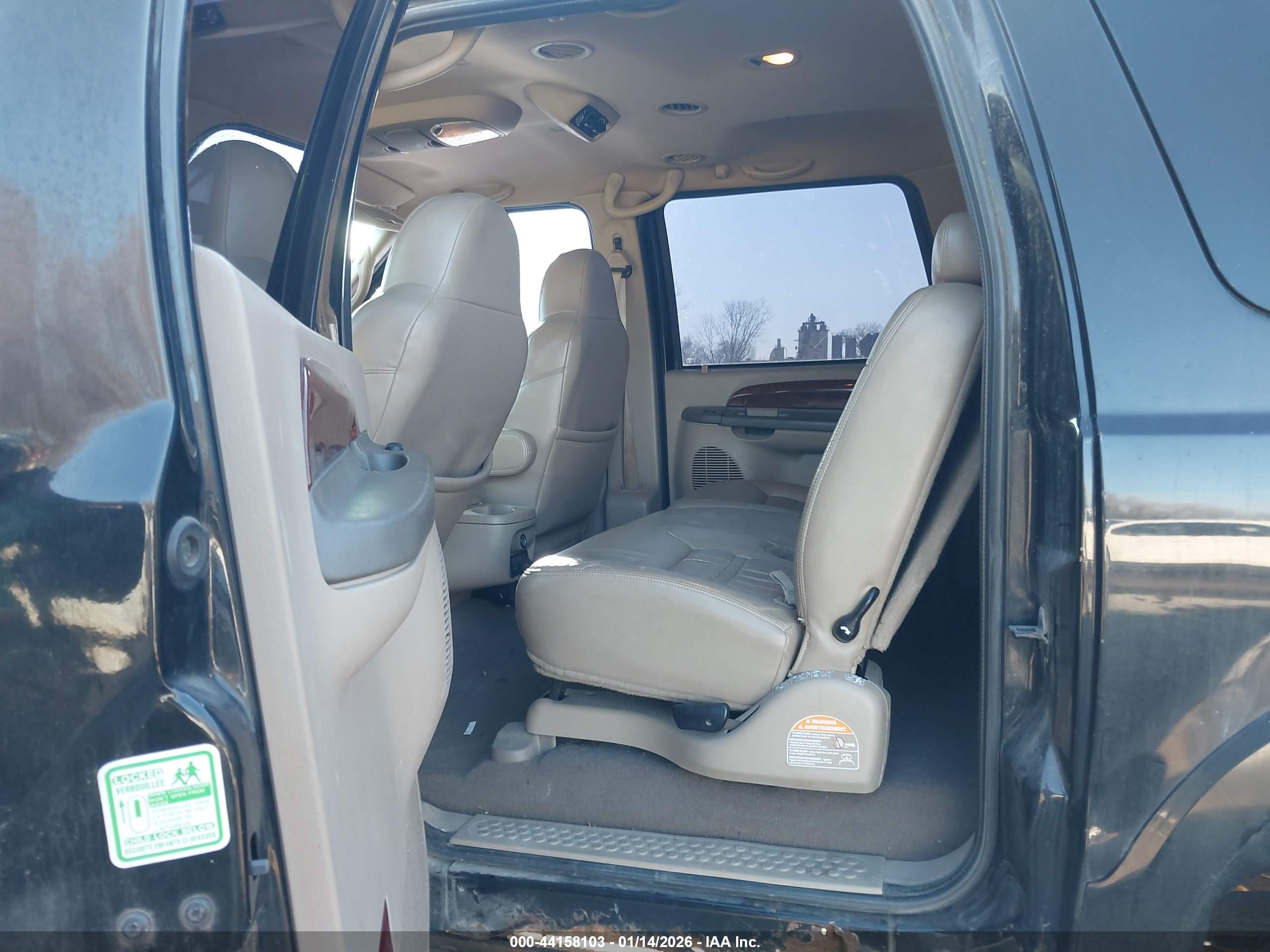 FORD EXCURSION image 8