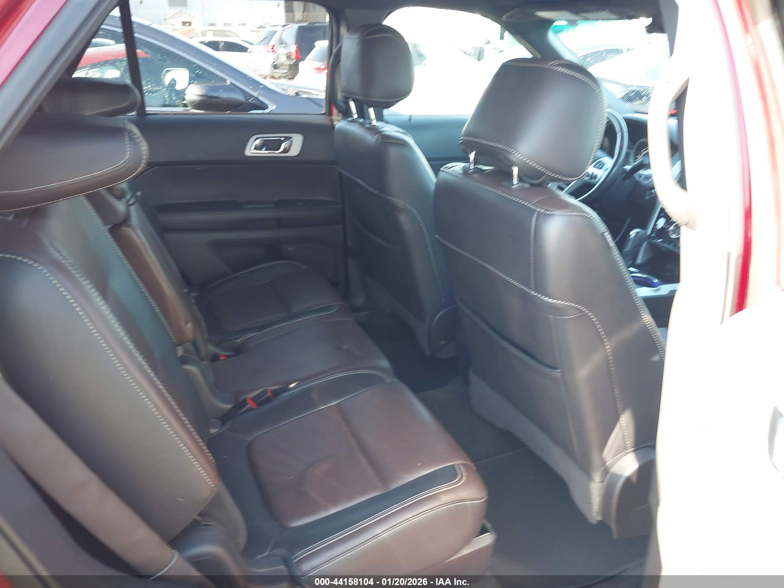 FORD EXPLORER image 8