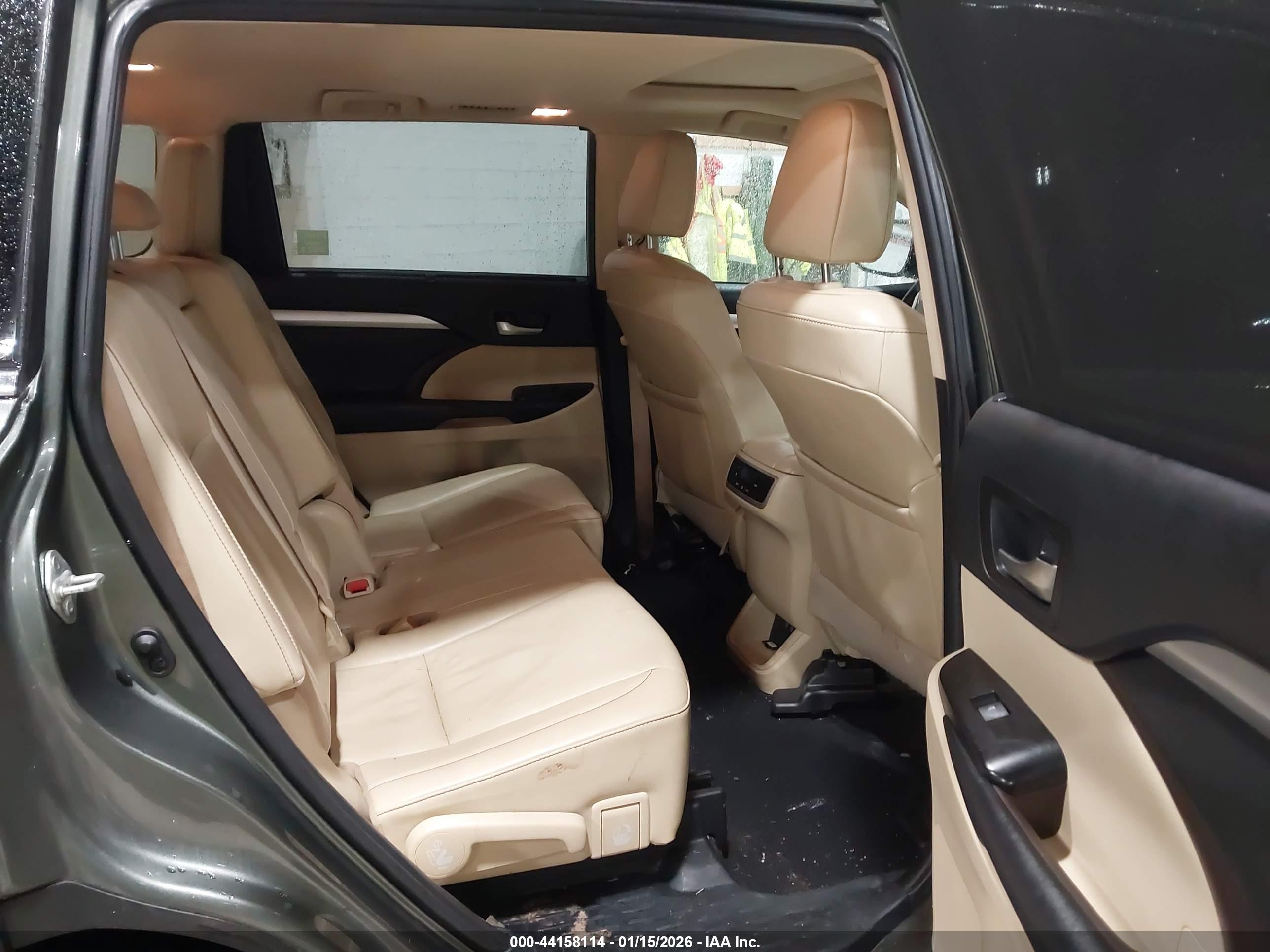 TOYOTA HIGHLANDER image 8