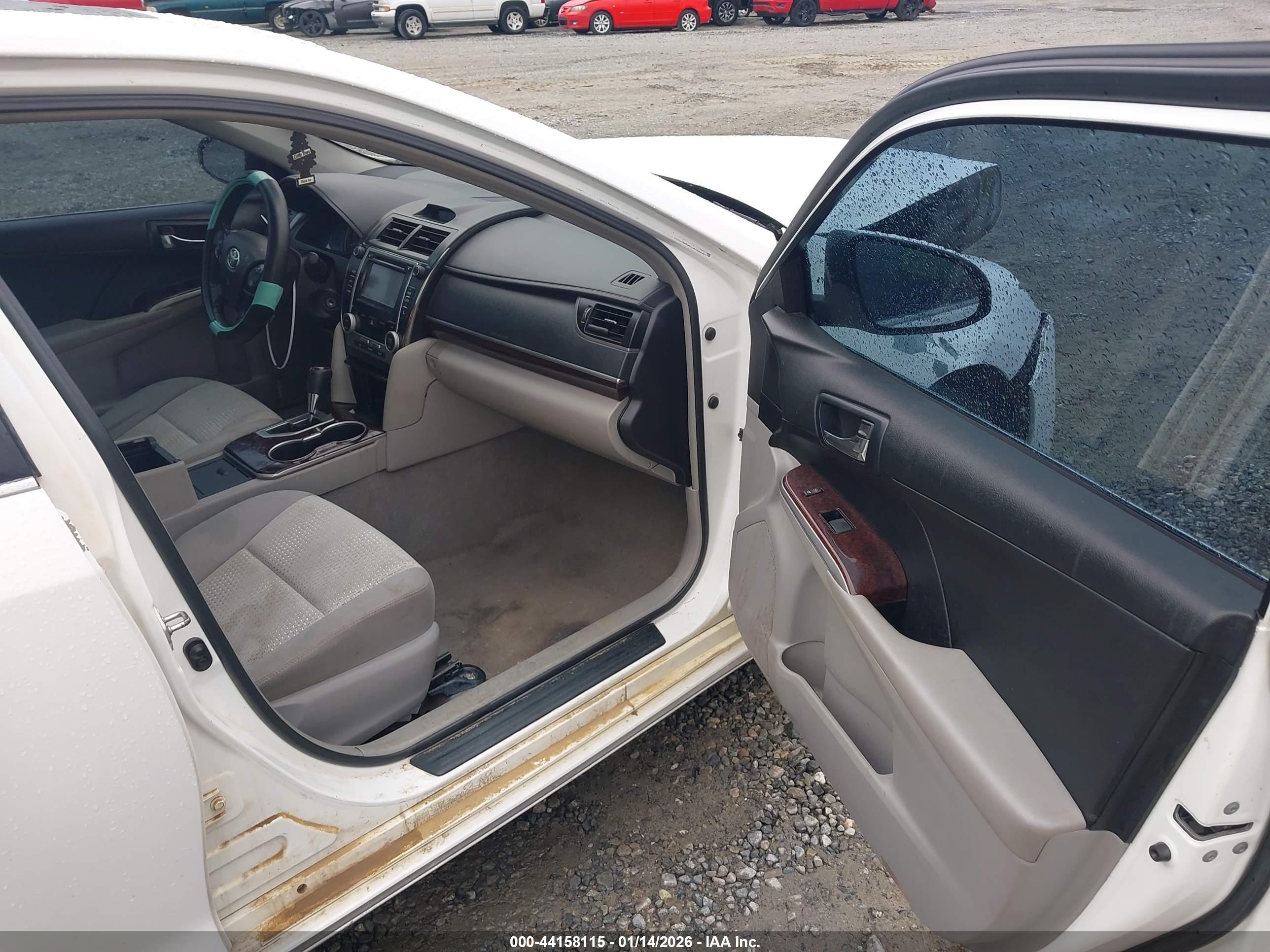 TOYOTA CAMRY image 5
