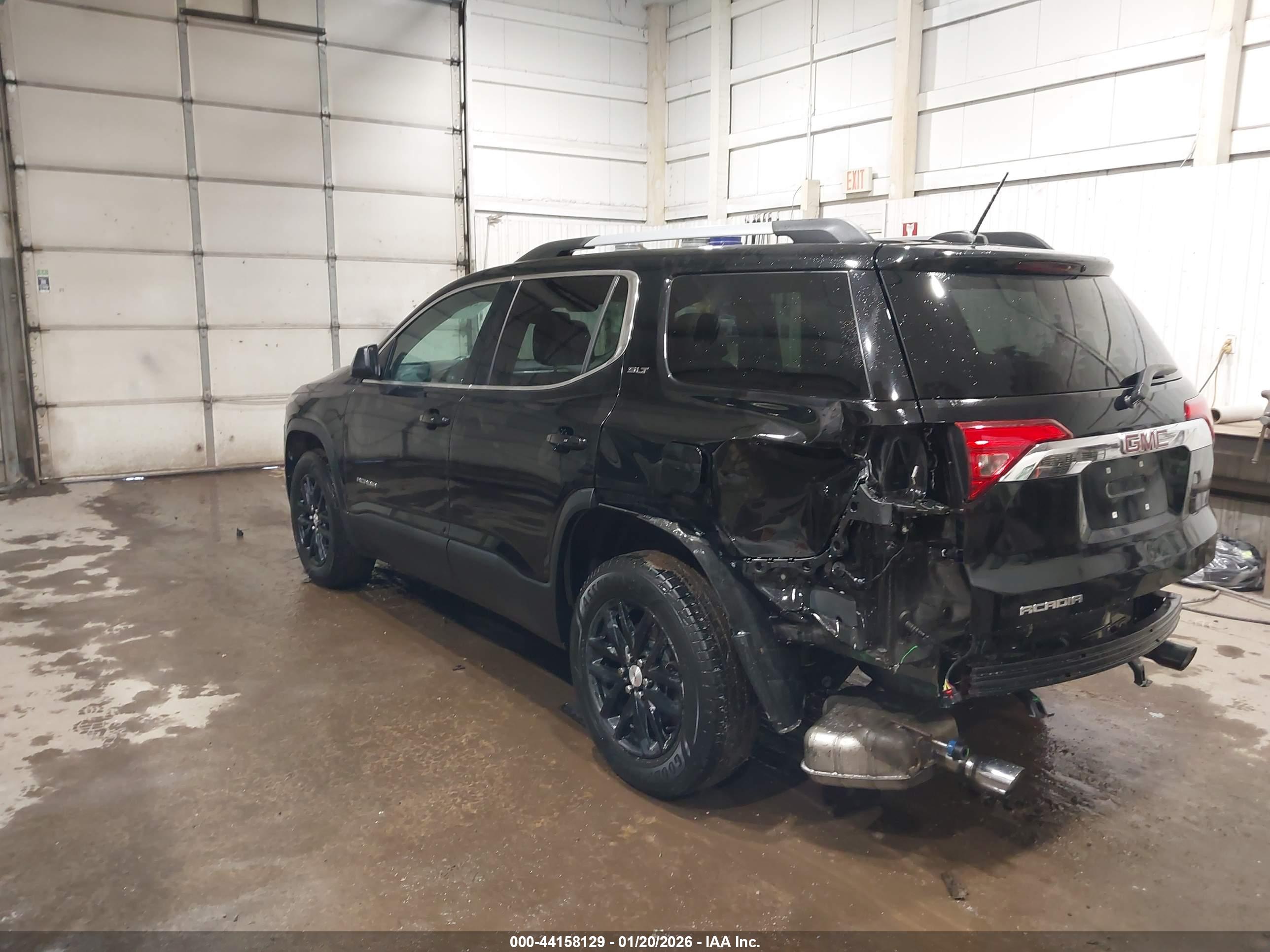 GMC ACADIA image 3