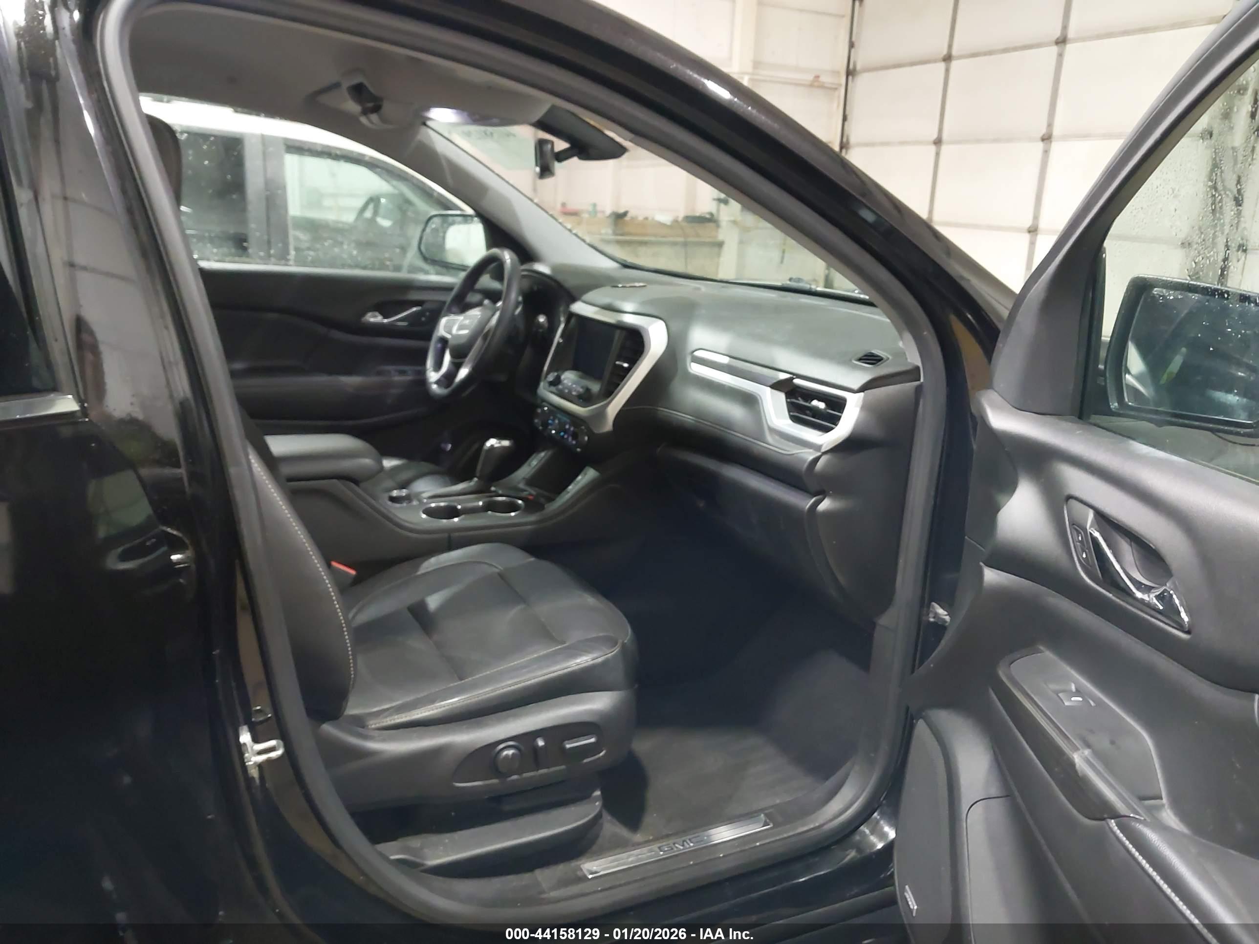 GMC ACADIA image 5