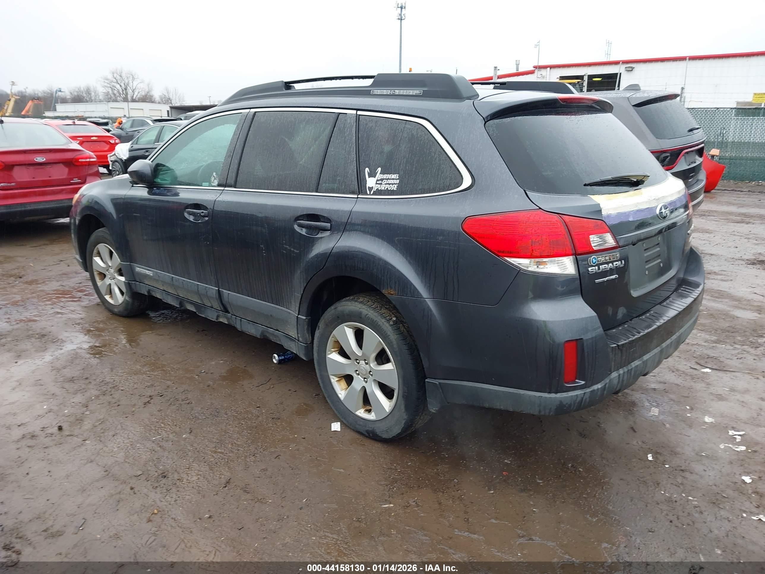 SUBARU OUTBACK image 3