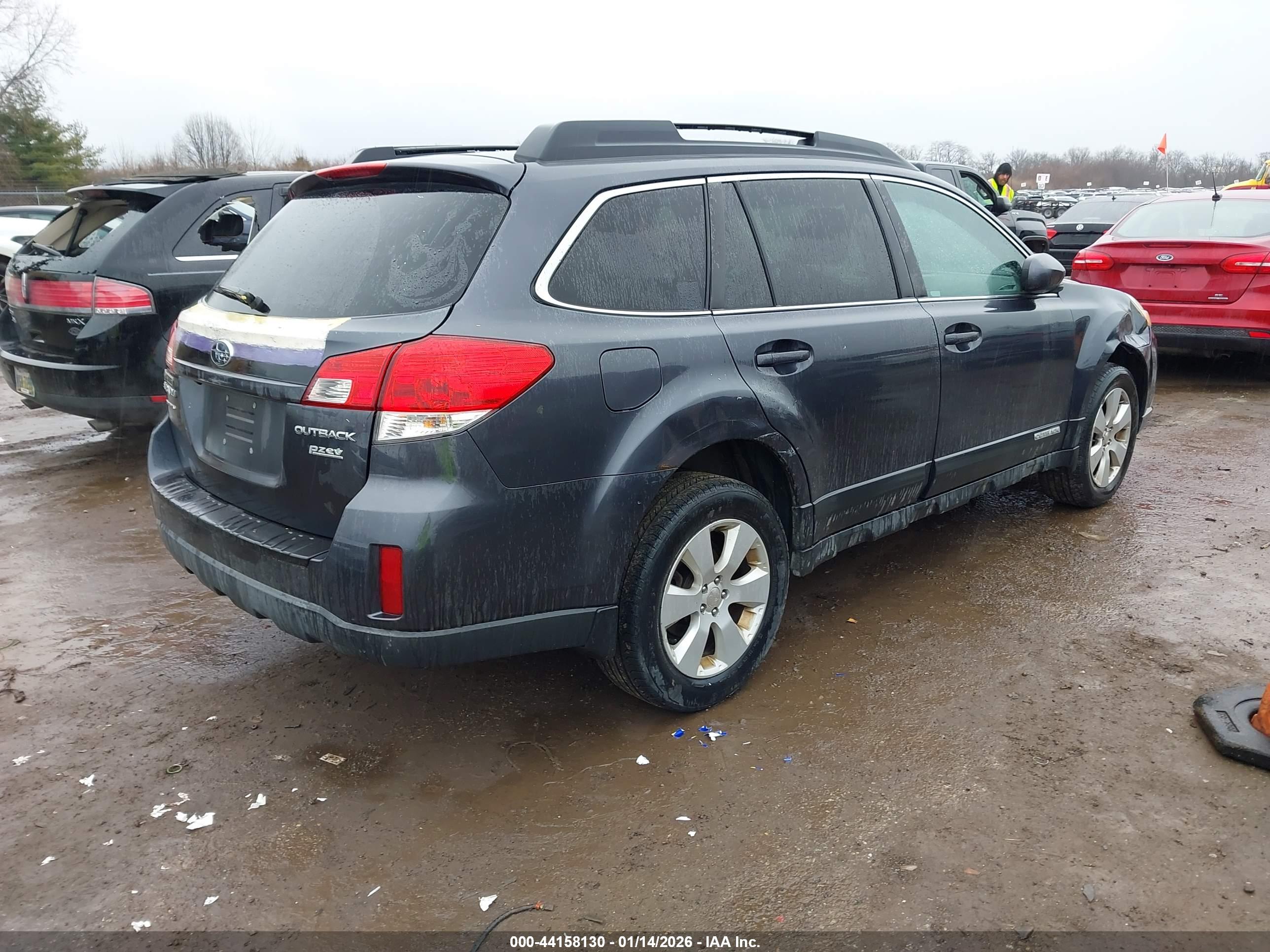 SUBARU OUTBACK image 4