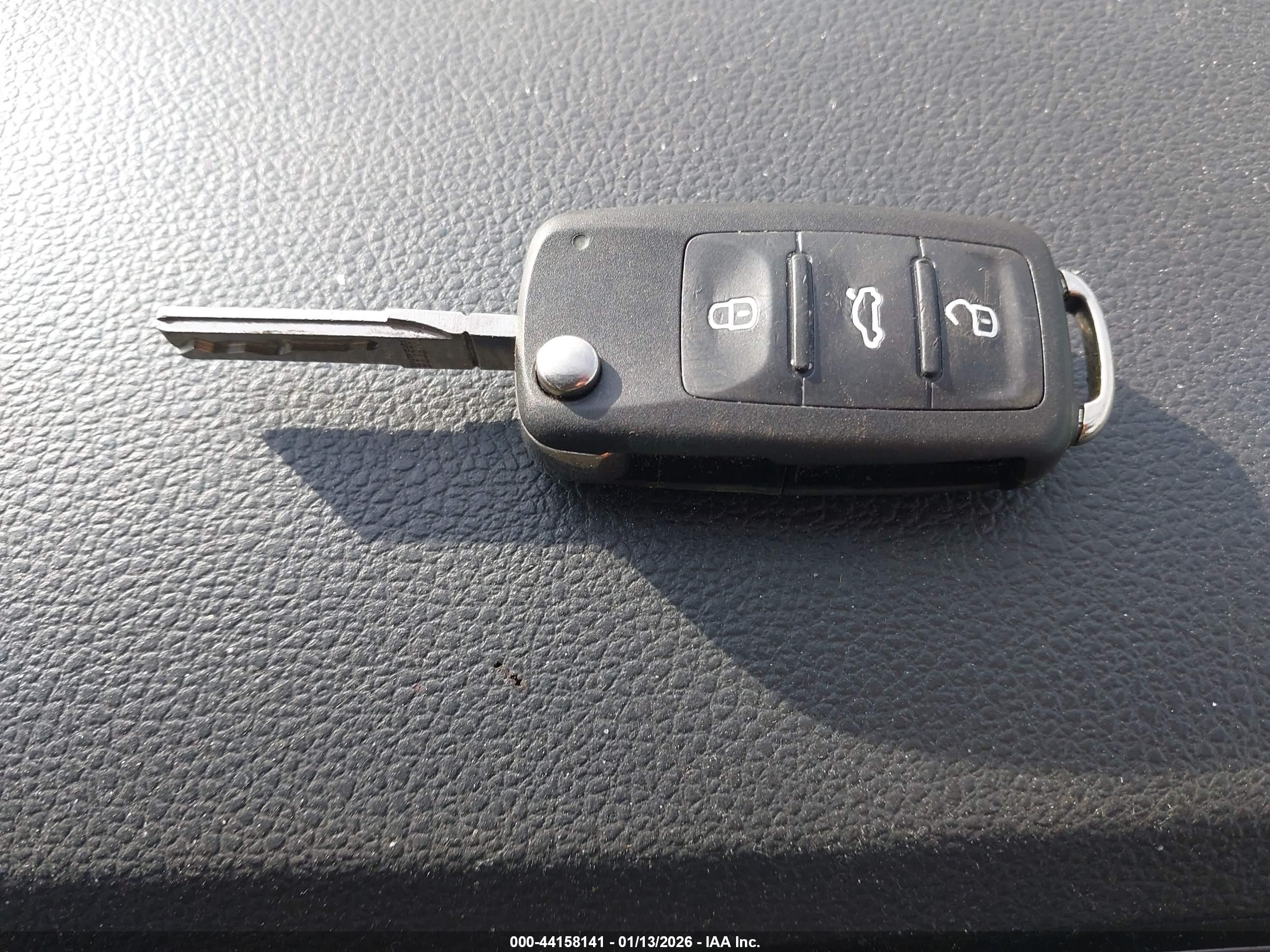 VOLKSWAGEN JETTA image 11