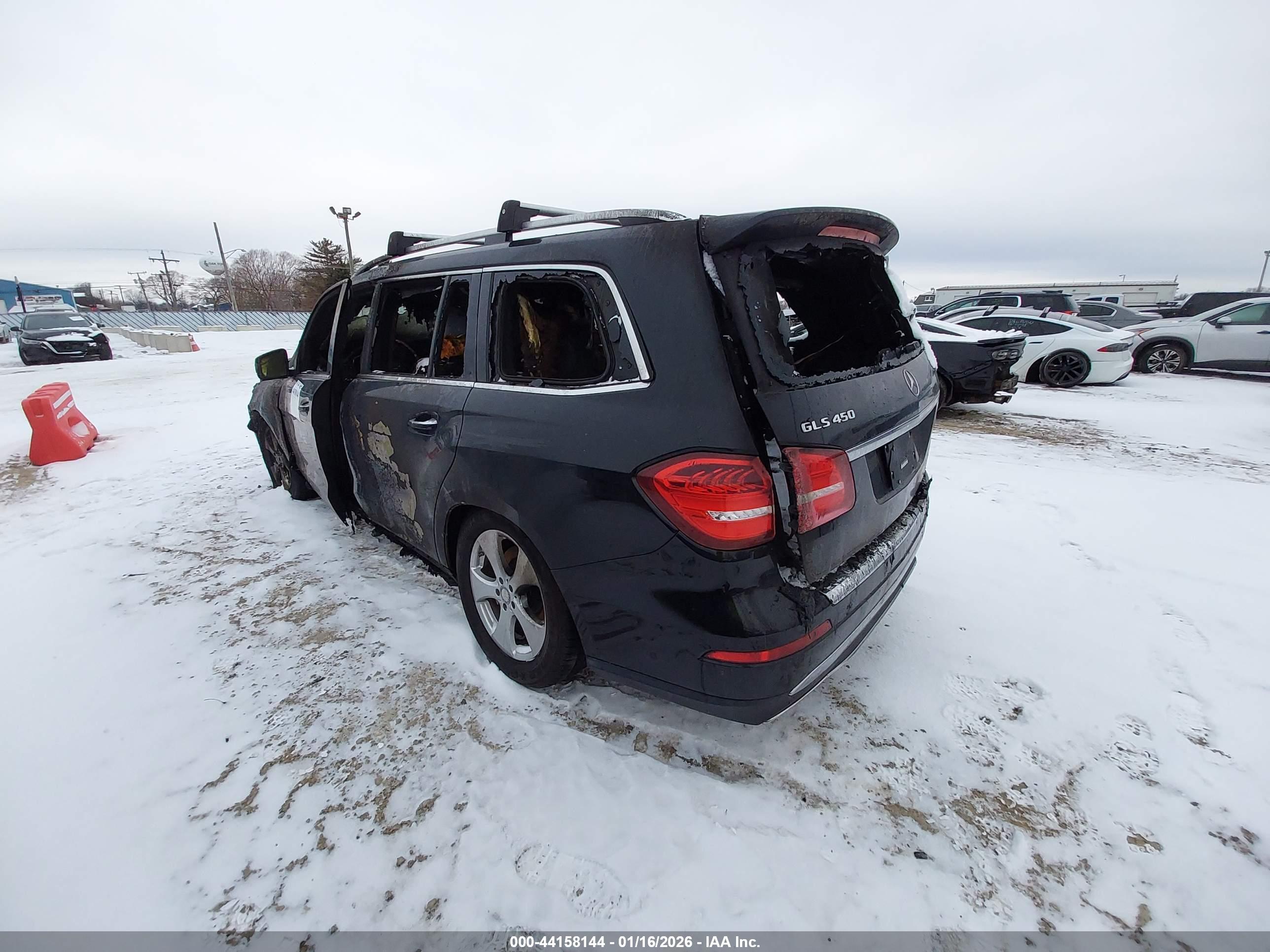 MERCEDES-BENZ GLS image 3