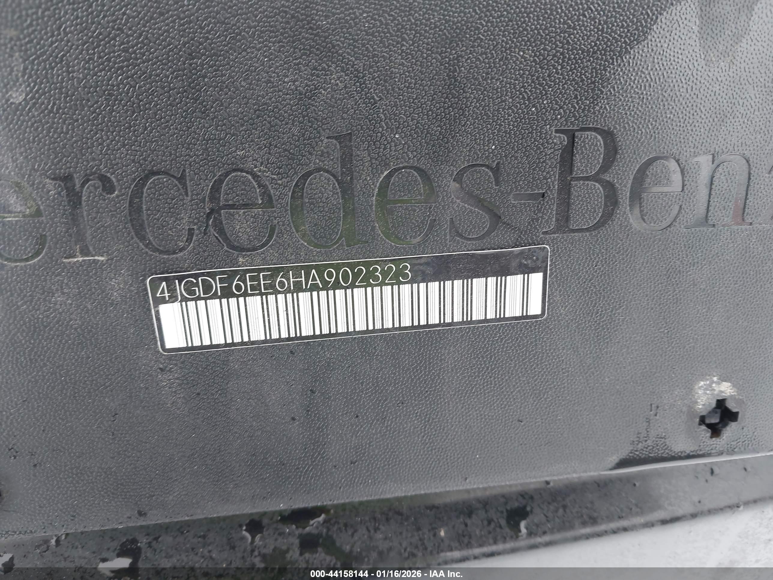 MERCEDES-BENZ GLS image 9