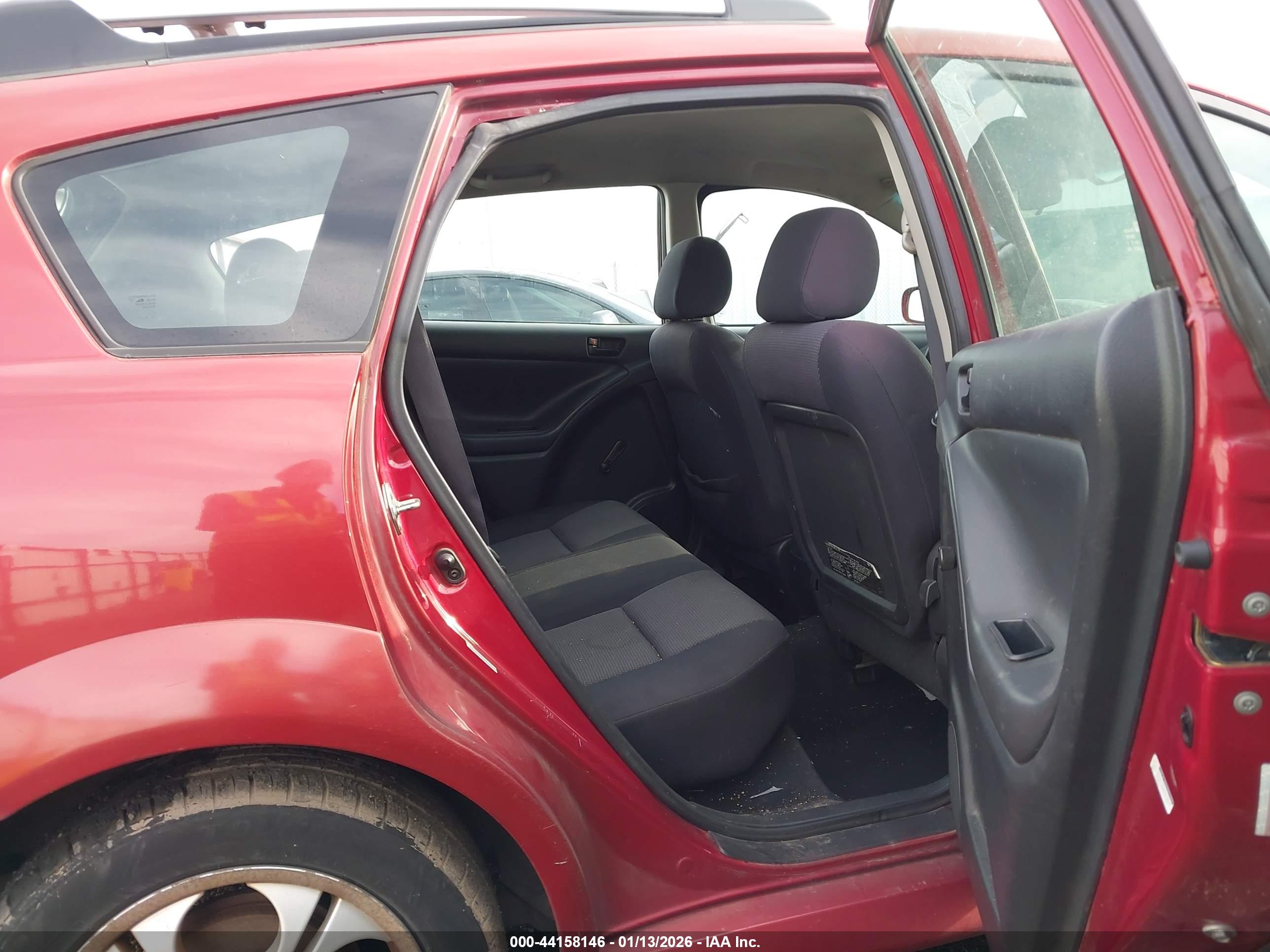 PONTIAC VIBE image 8