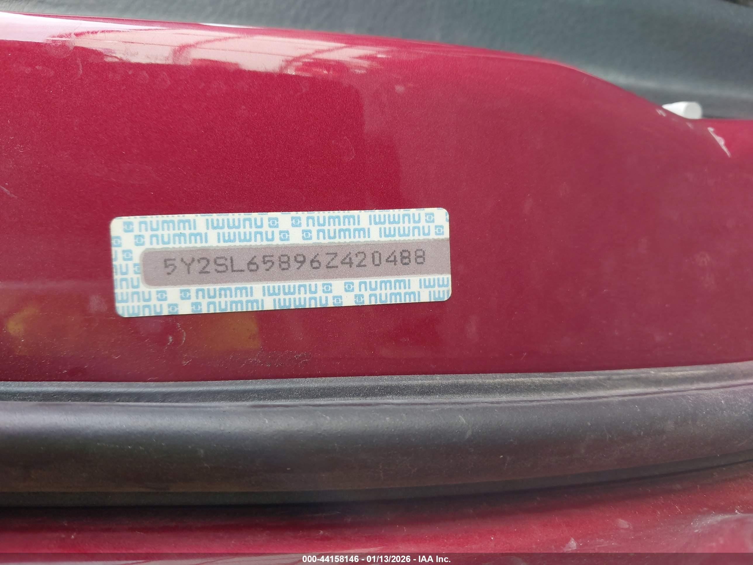 PONTIAC VIBE image 9