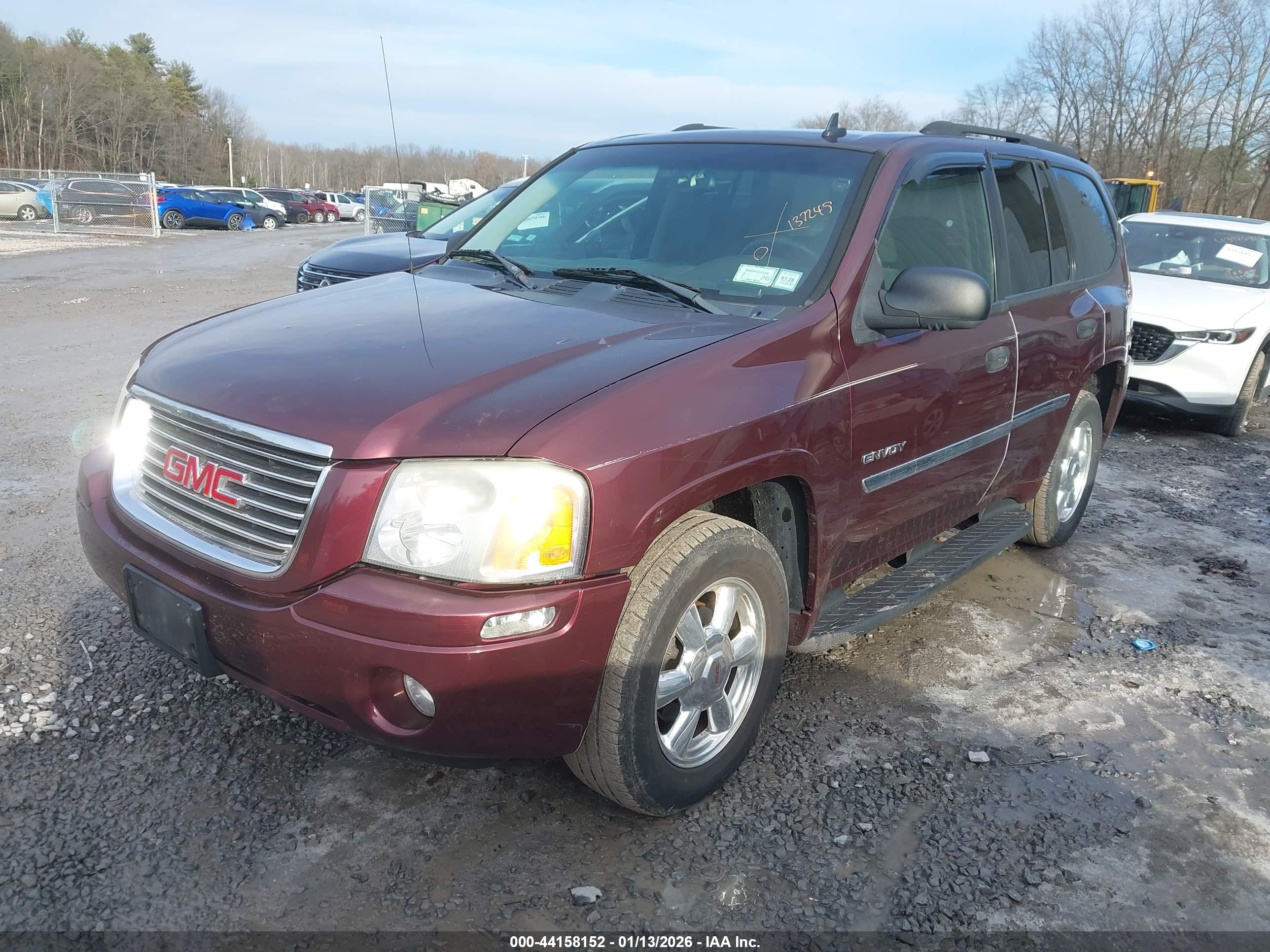 GMC ENVOY image 2