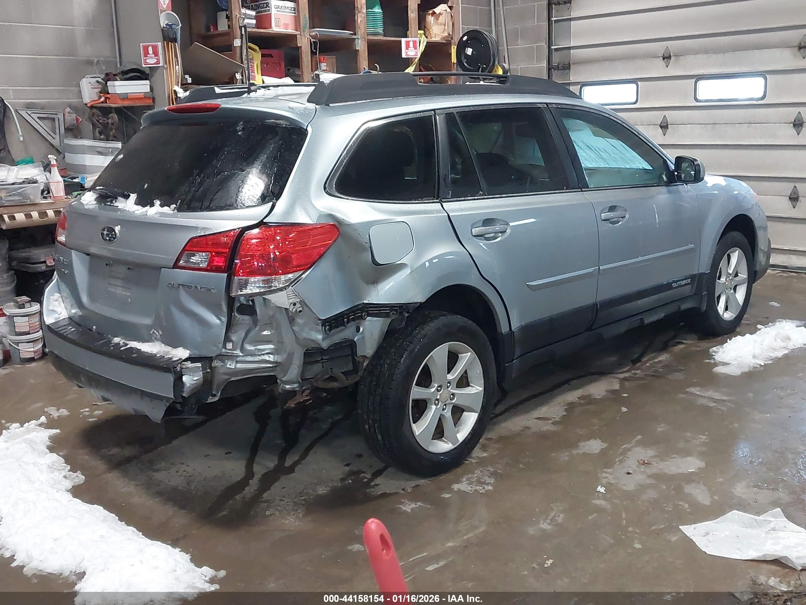 SUBARU OUTBACK image 4