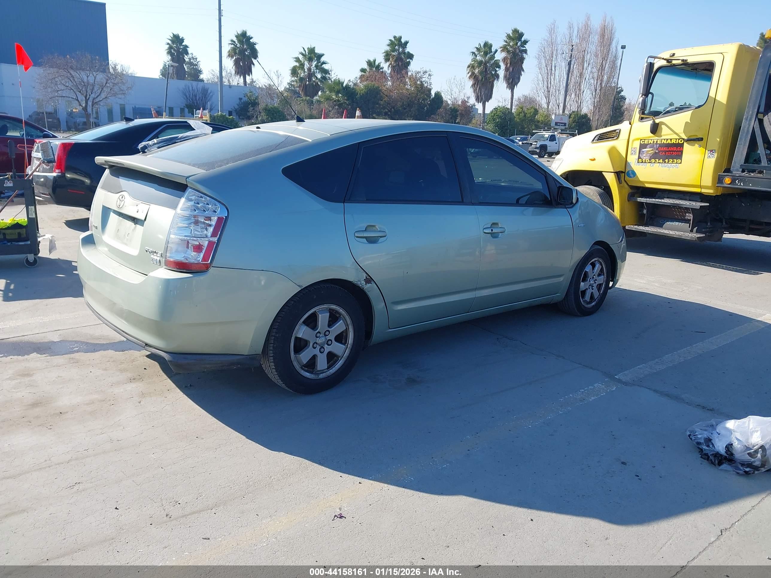 TOYOTA PRIUS image 4
