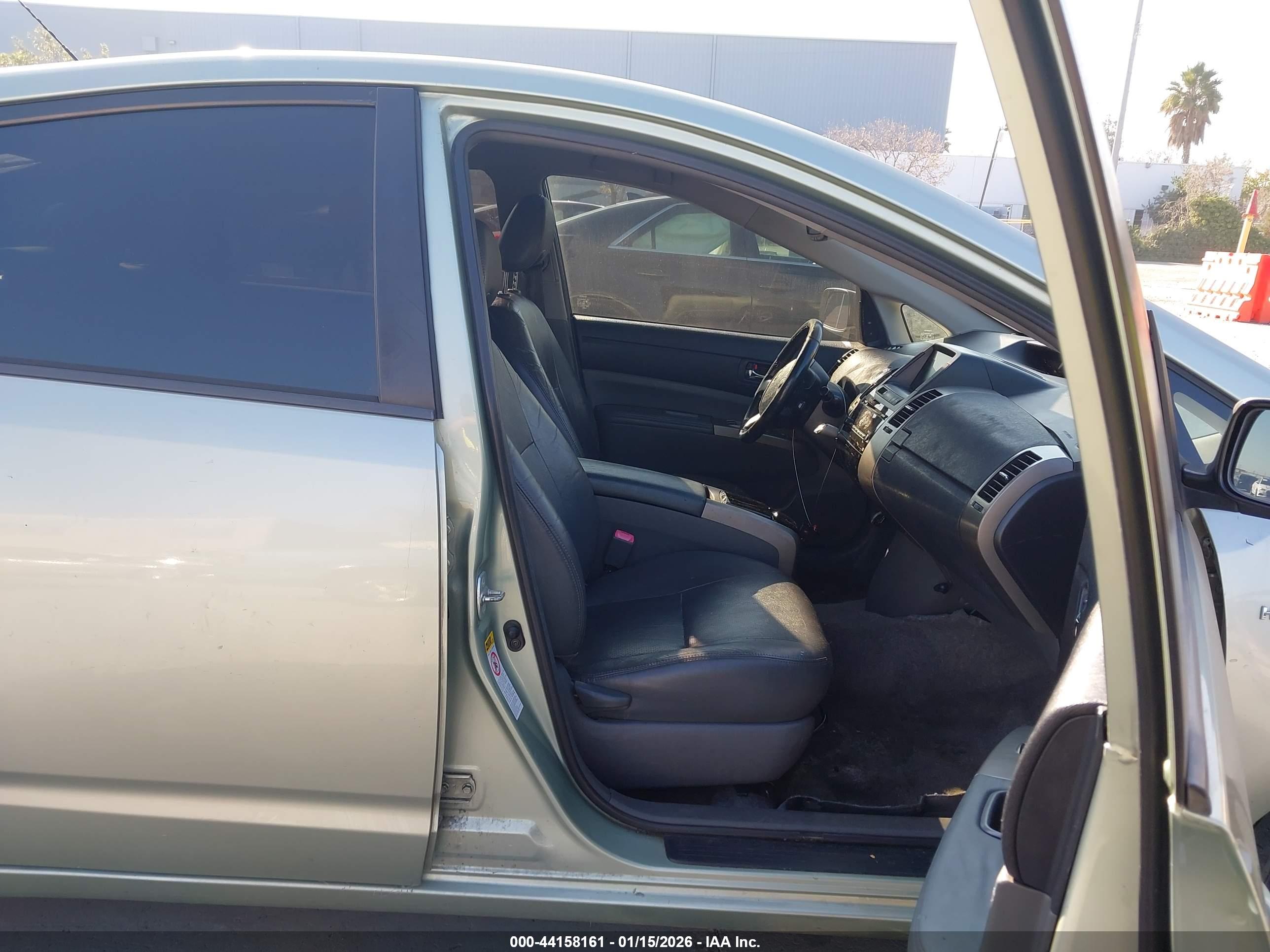 TOYOTA PRIUS image 5