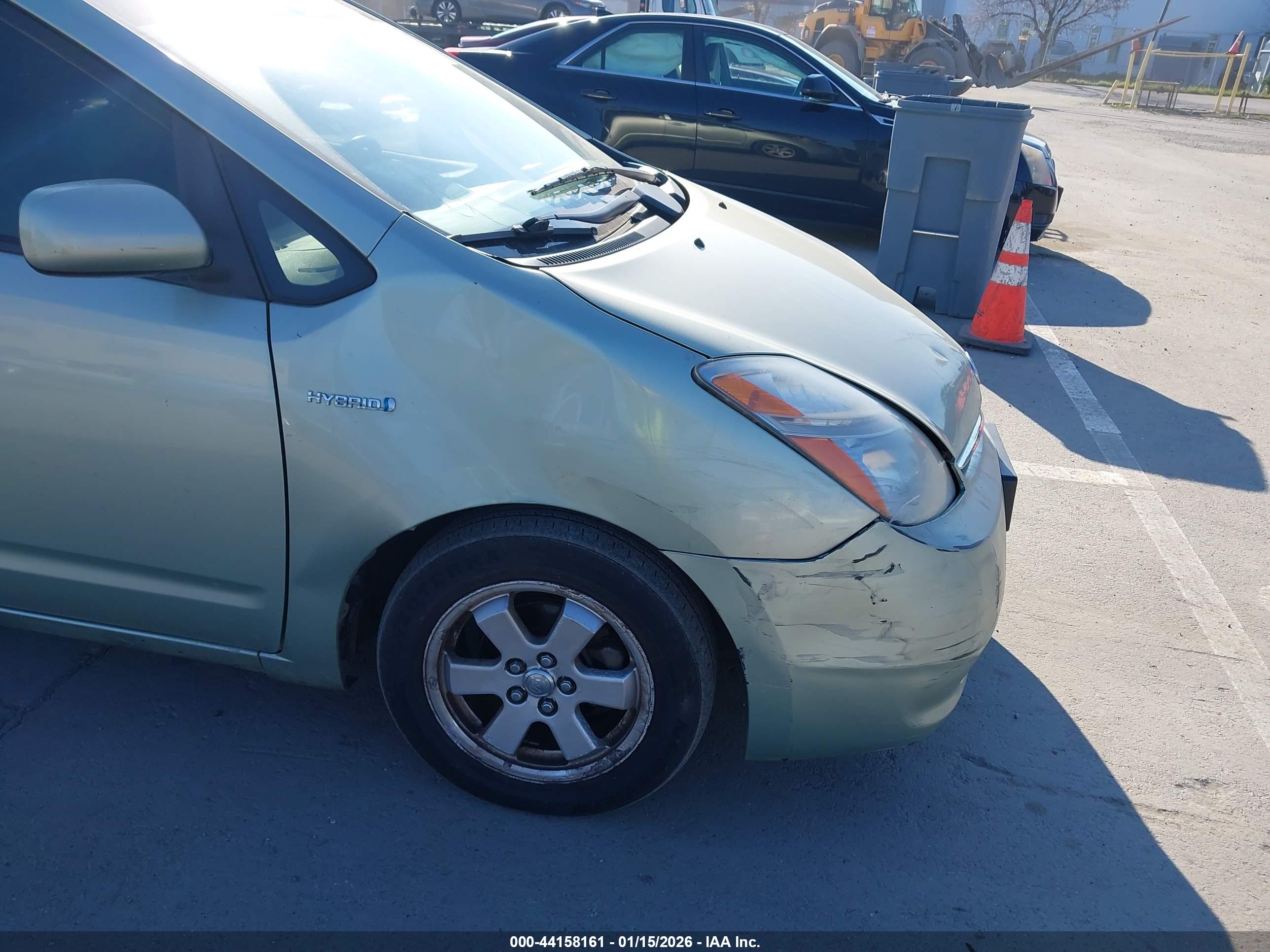 TOYOTA PRIUS image 6