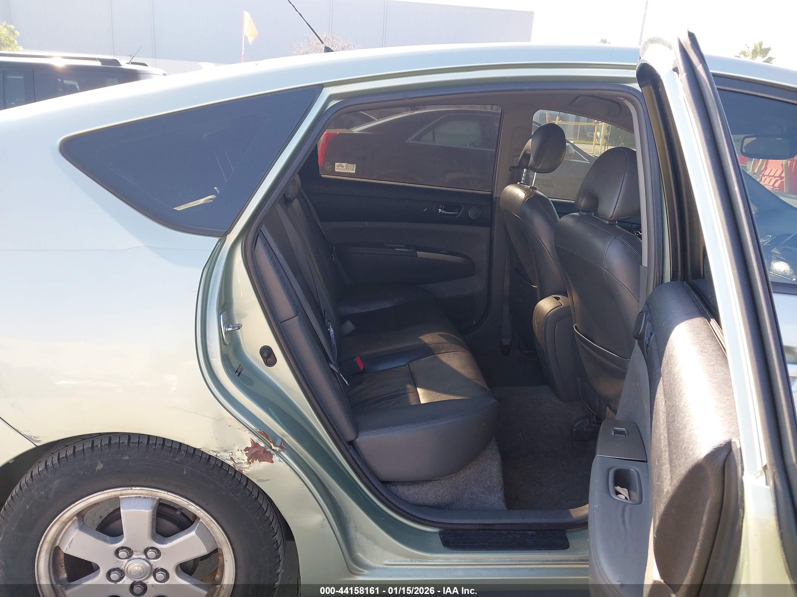 TOYOTA PRIUS image 8