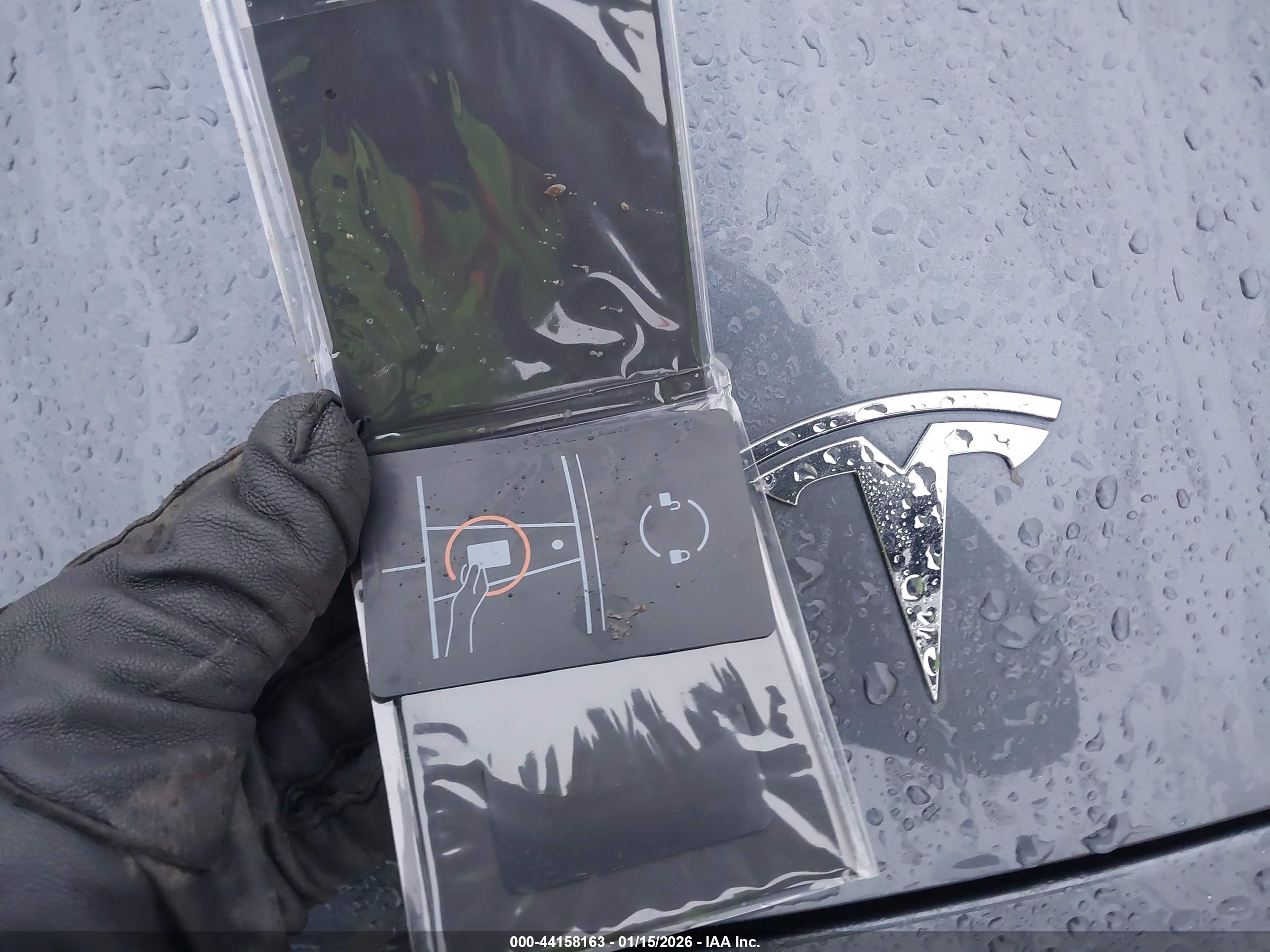 TESLA MODEL image 11
