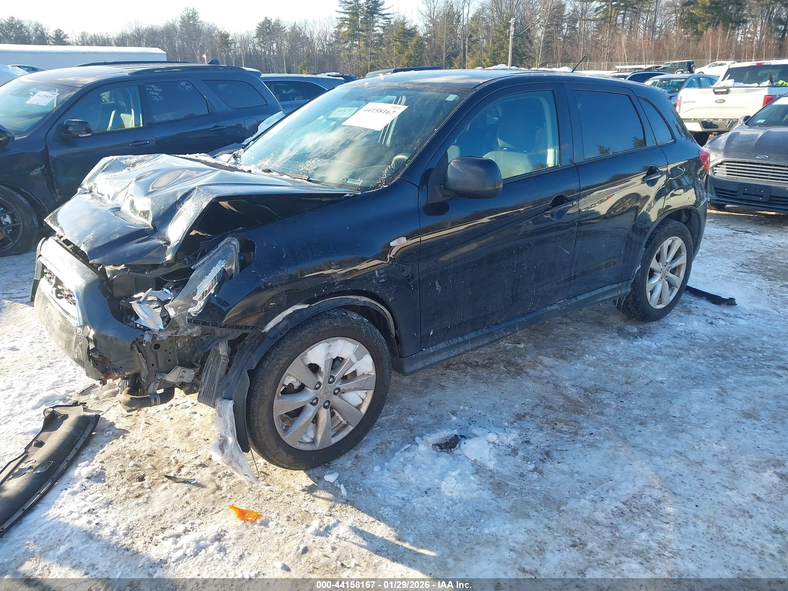 MITSUBISHI OUTLANDER image 2