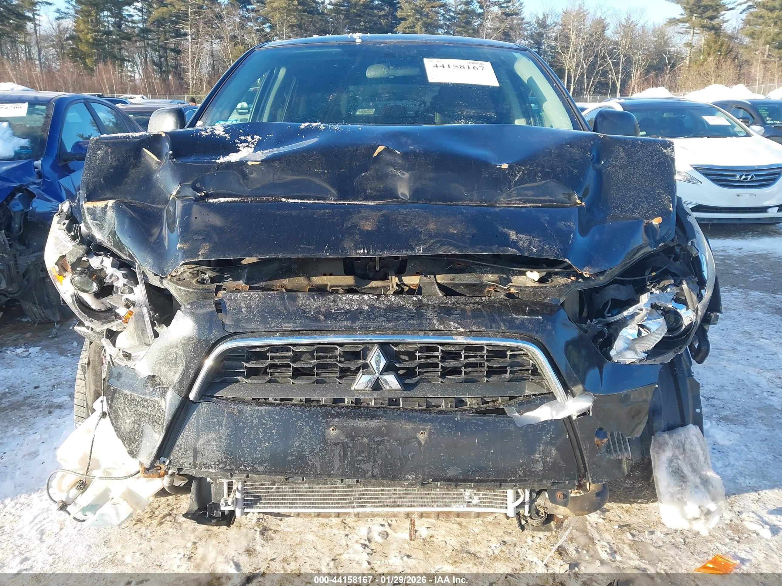 MITSUBISHI OUTLANDER image 6